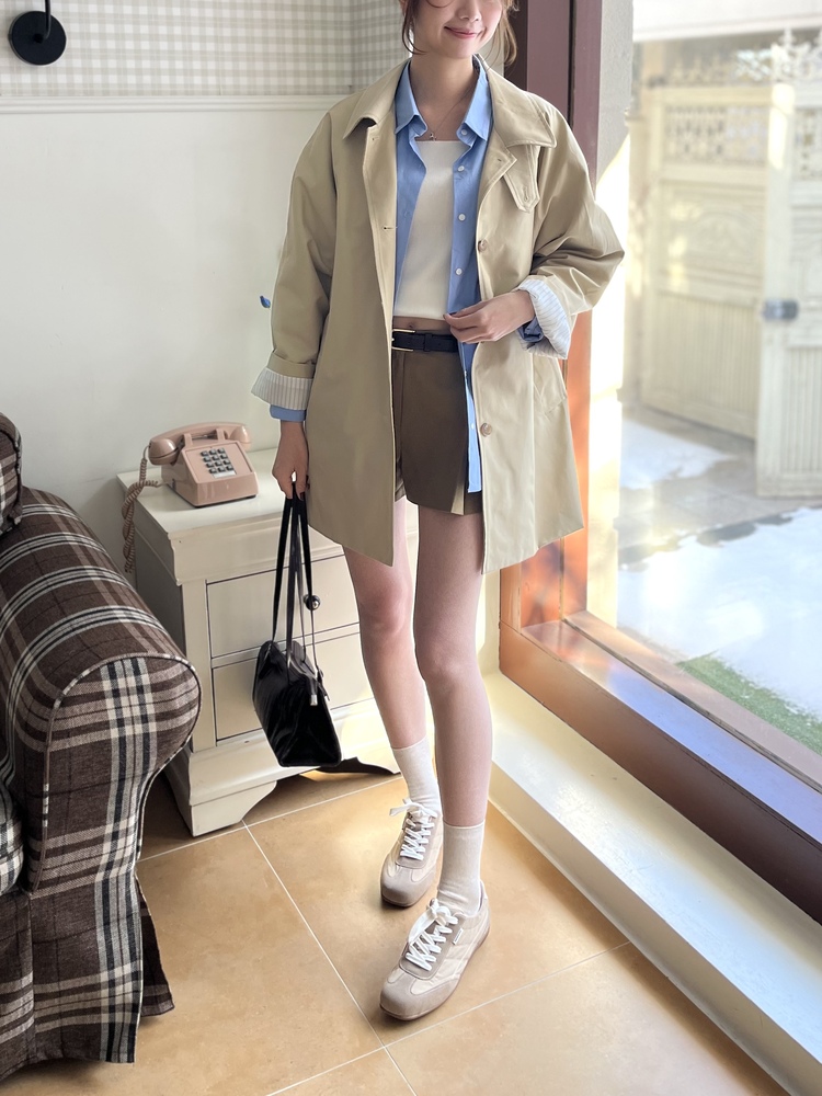 Classic Belt-Loop Shorts (Khaki)