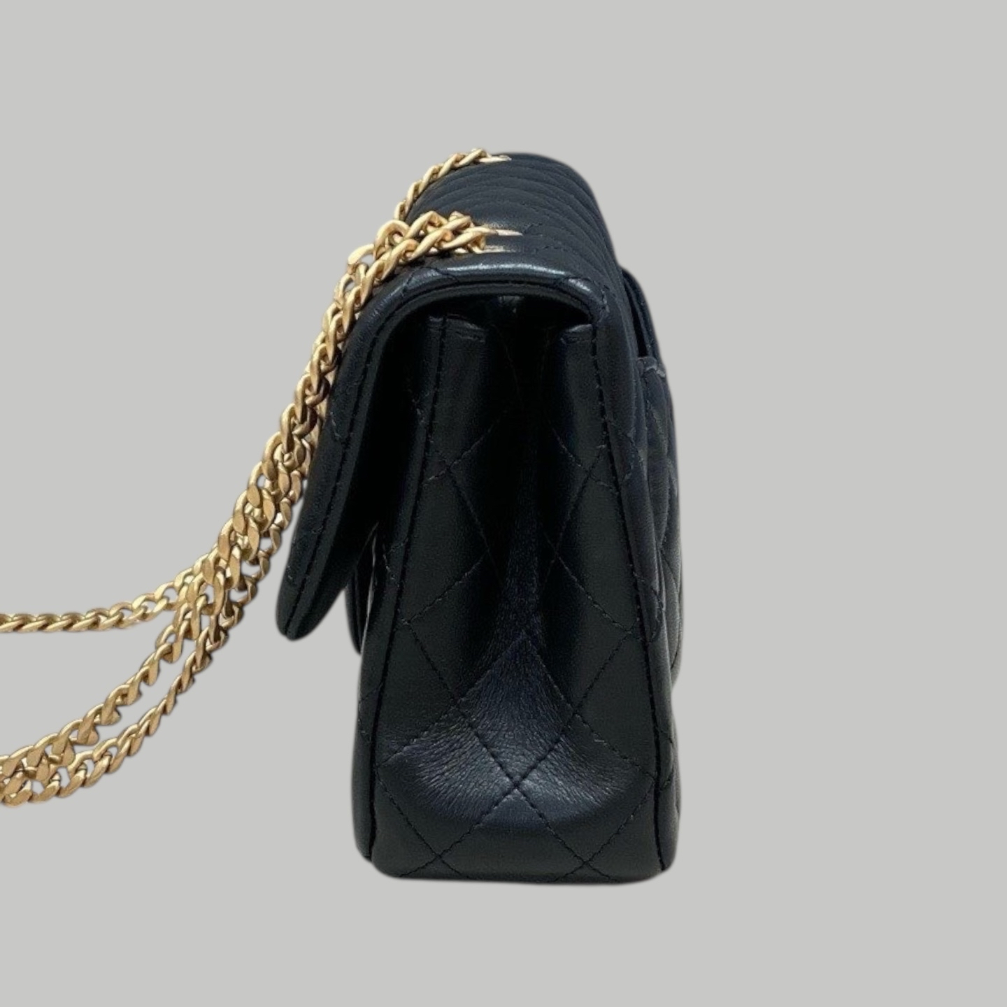 Chanel Lambskin 23S 羊皮山茶花調節扣