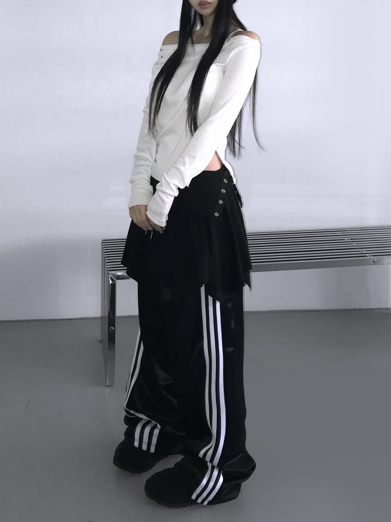 Snap Button Ruffle Mini Skirt