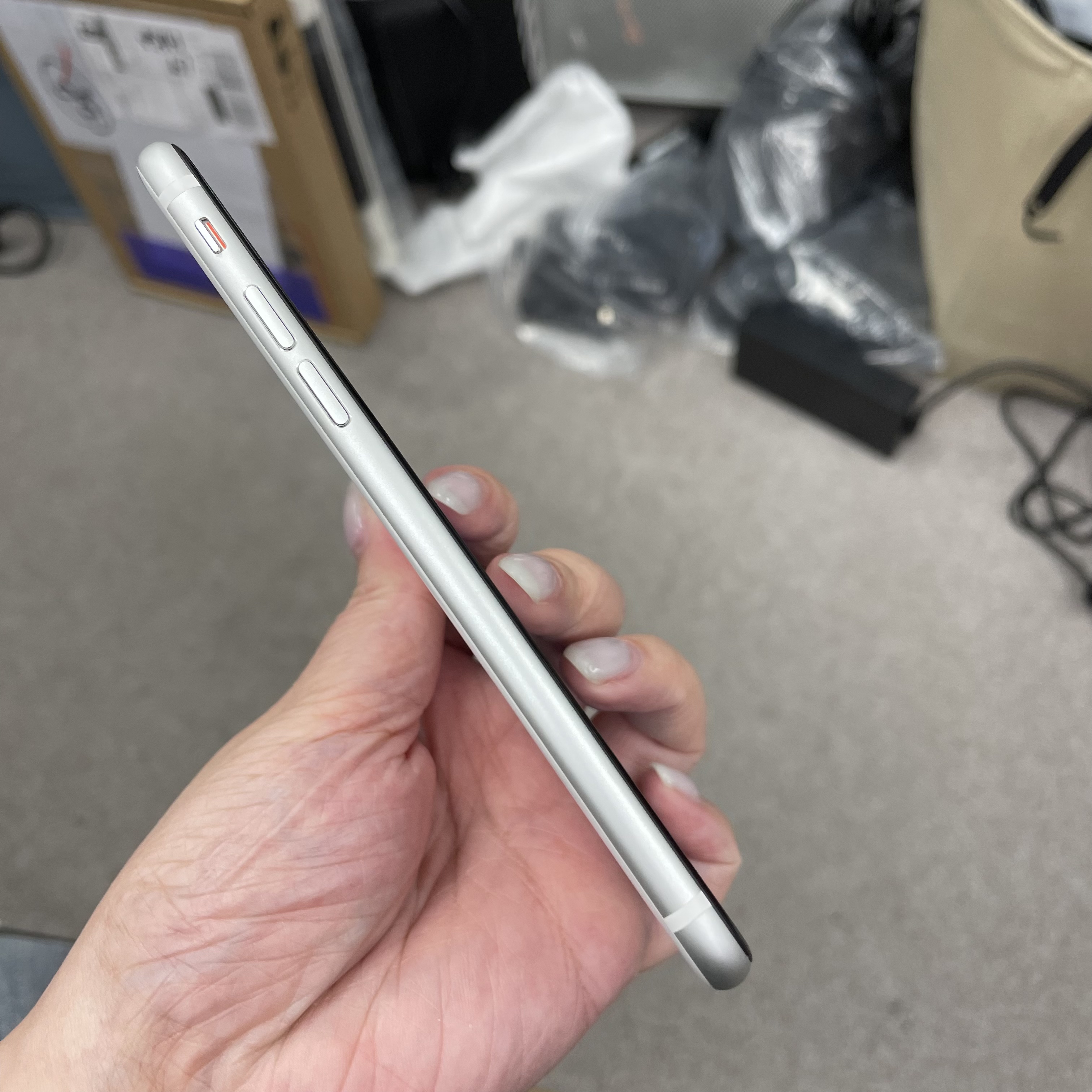 *6637 SE2 完美機 64GB 電77 白色 white