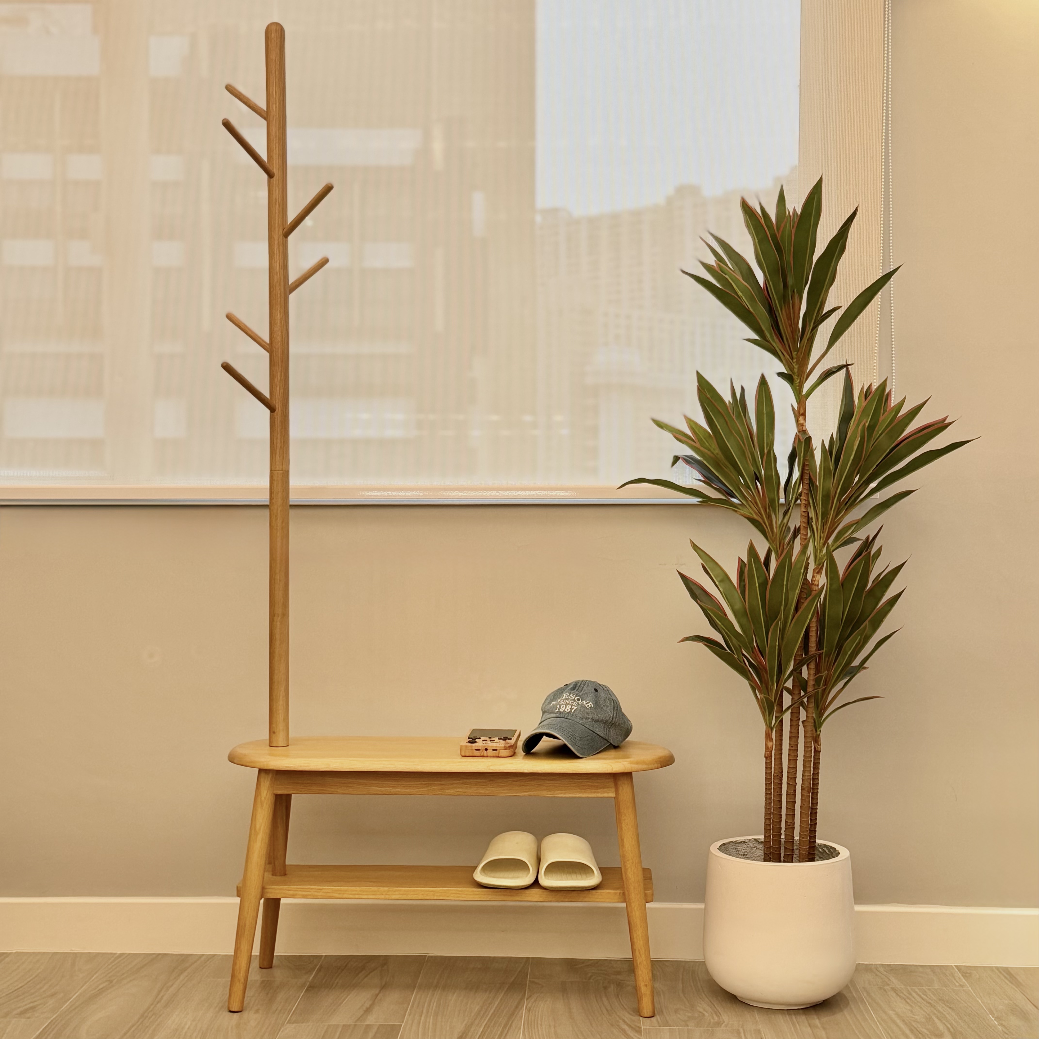 OVAL Bench with Clothes Rack