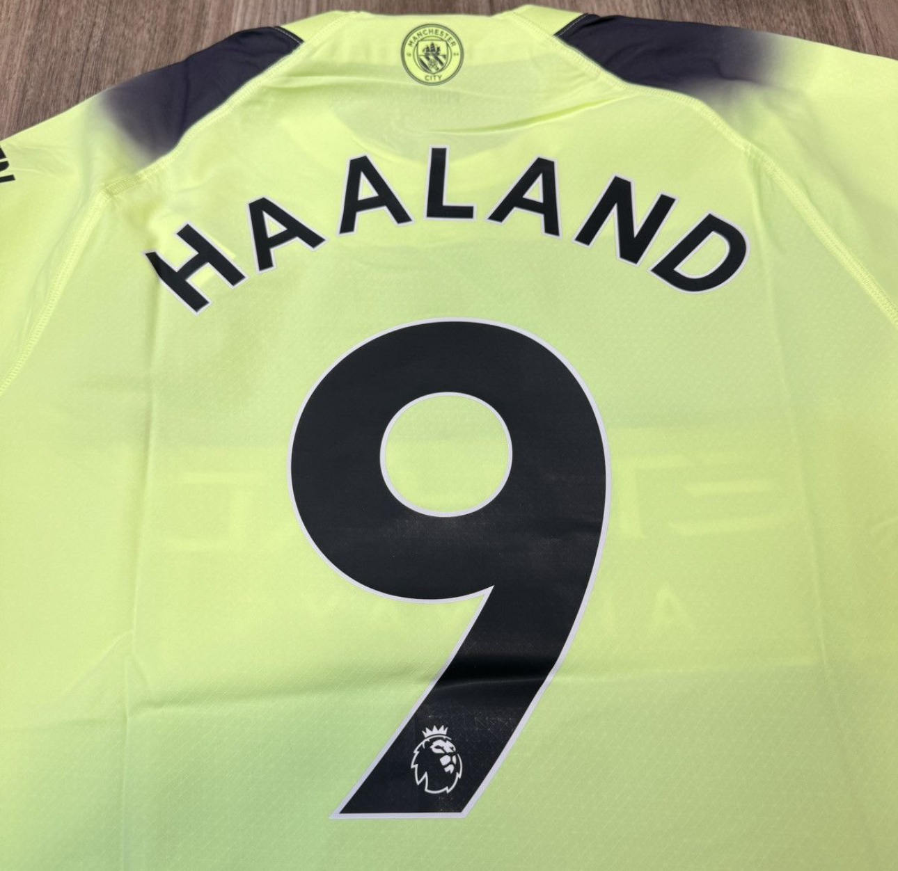 Manchester City 22/23 player issue away shirt #9 Haaland