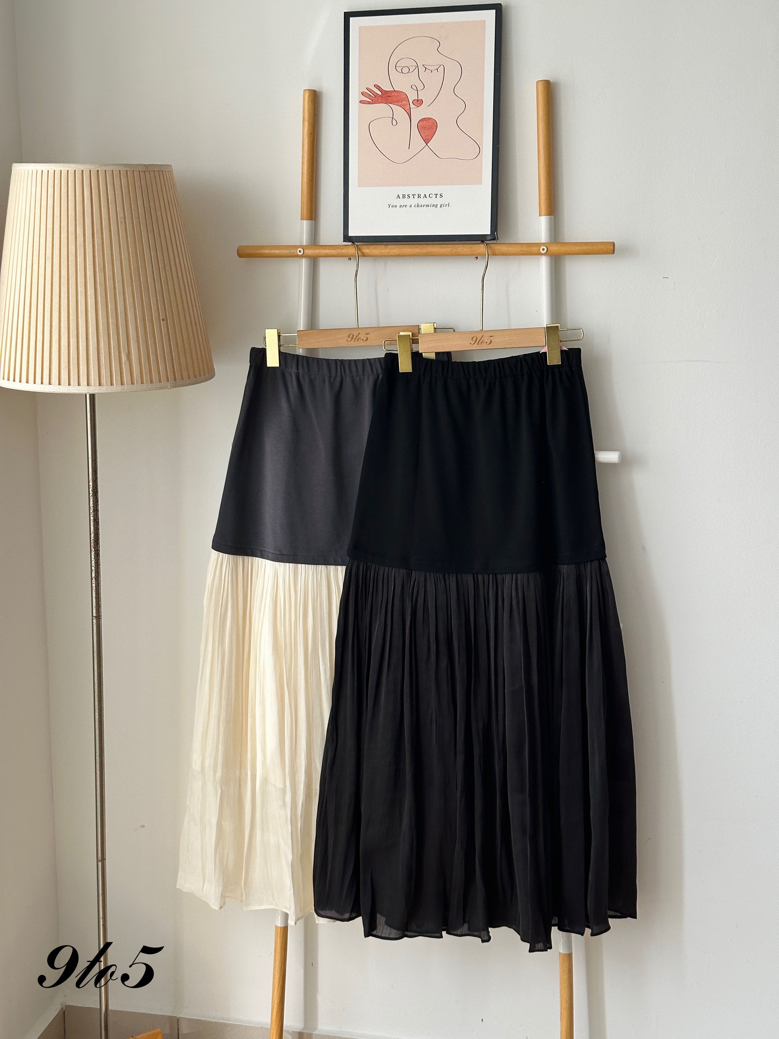 S1788 Pleated Layered Skirt - Black & Cream