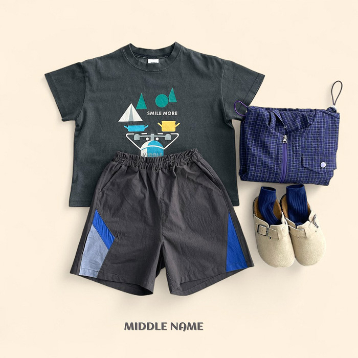 🇰🇷middle name tee