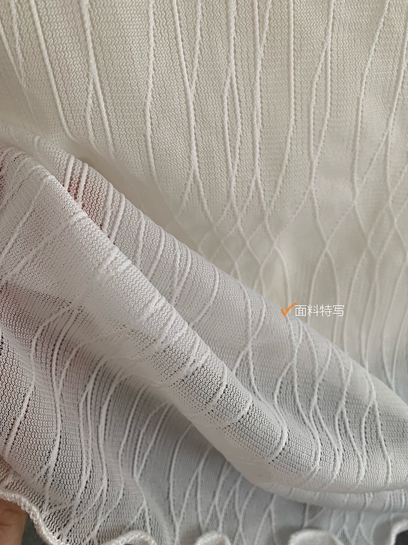 半高领微透性感纯欲风木耳边纯色上衣