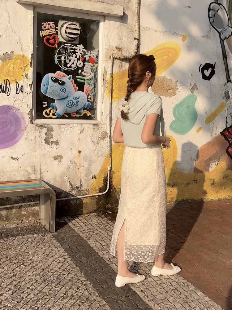 Blossom Embroidery Skirt (Cream)