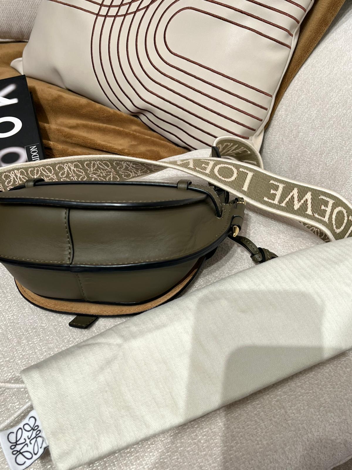 Loewe Mini Gate Calfskin Crossbody Bag 100%Authentic, 95%New ✅Booklet✅Dust bag