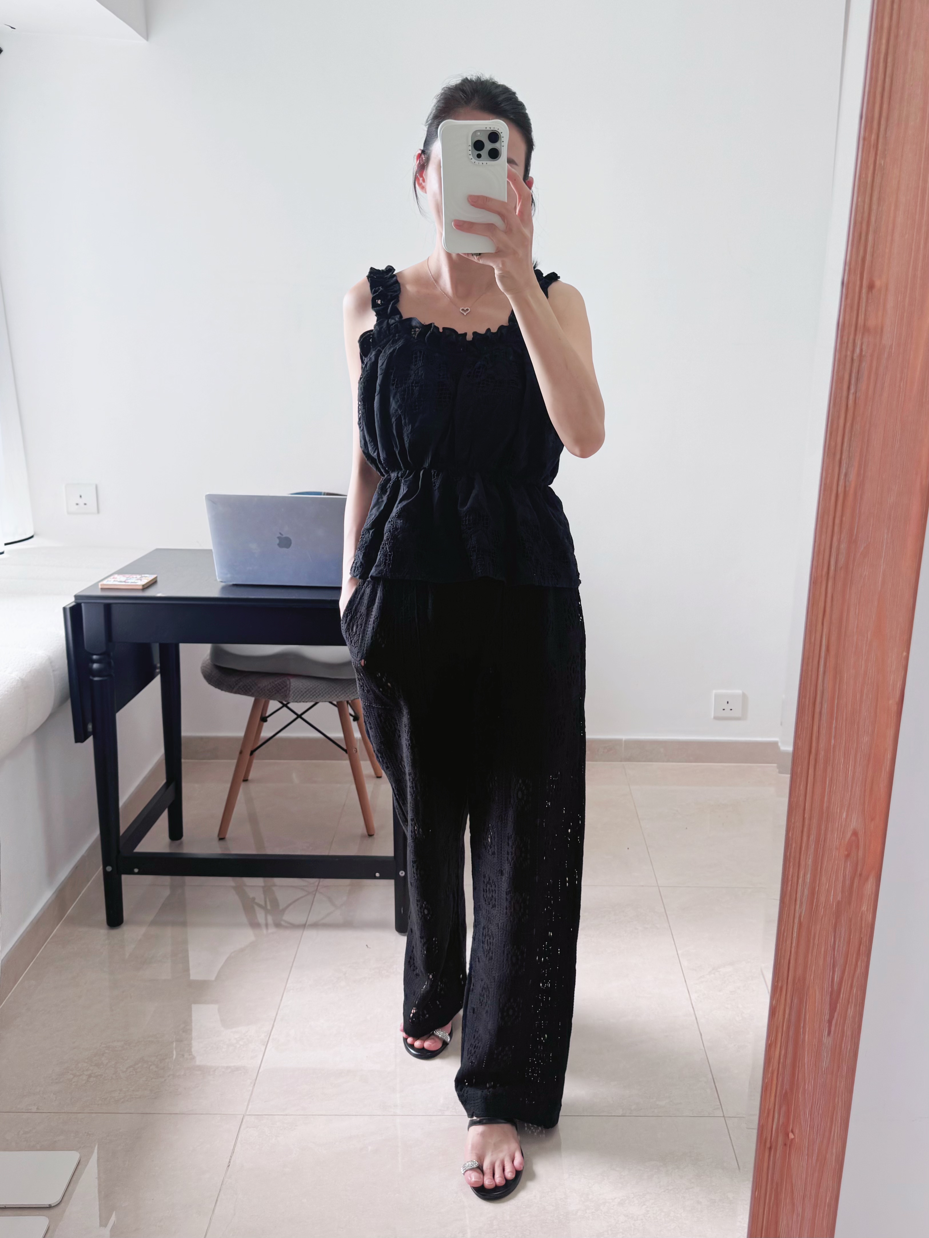 Lovely embroidered lace top (Black)