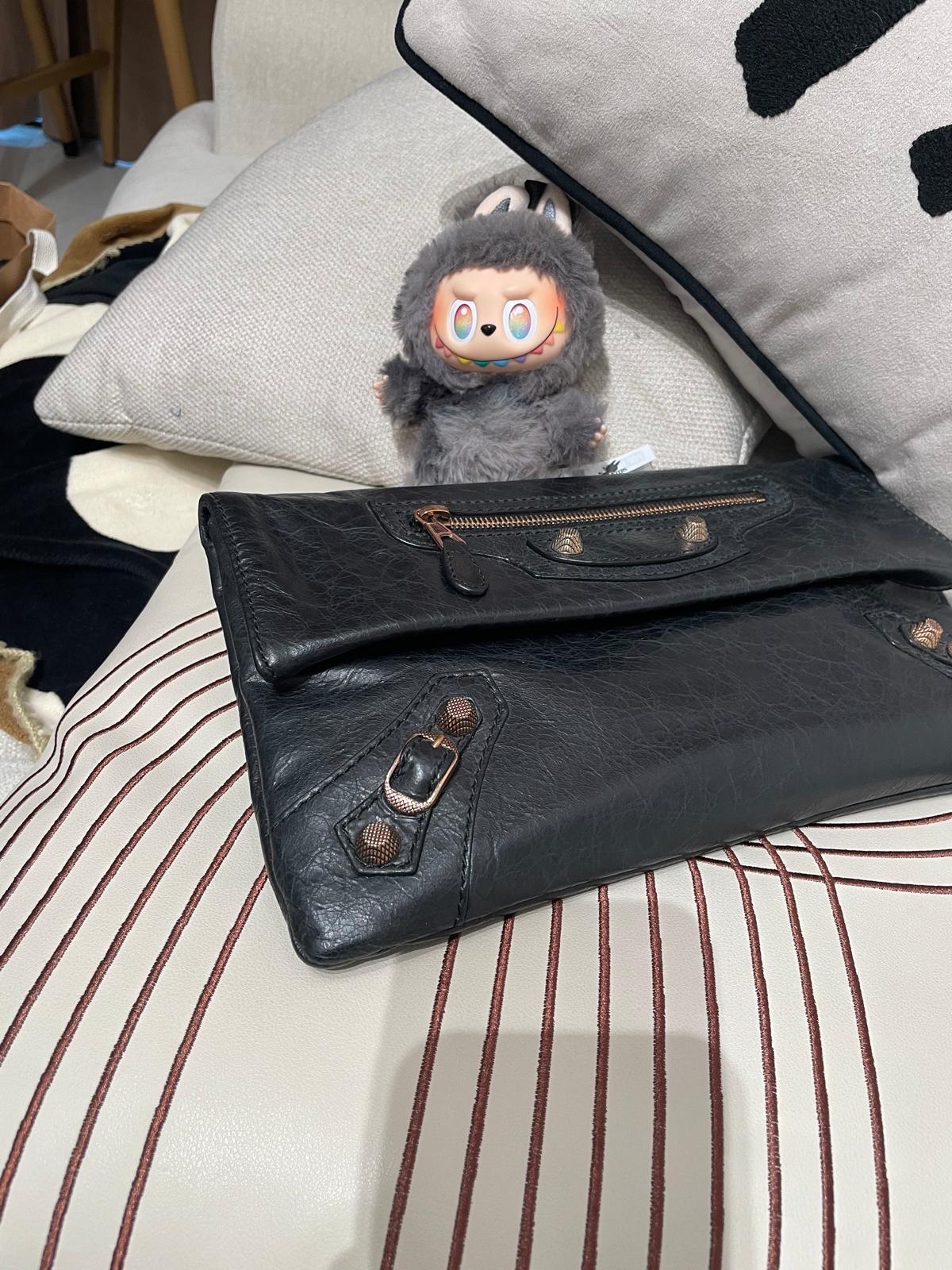 Balenciaga clutch bag 100%Authentic,95%new
