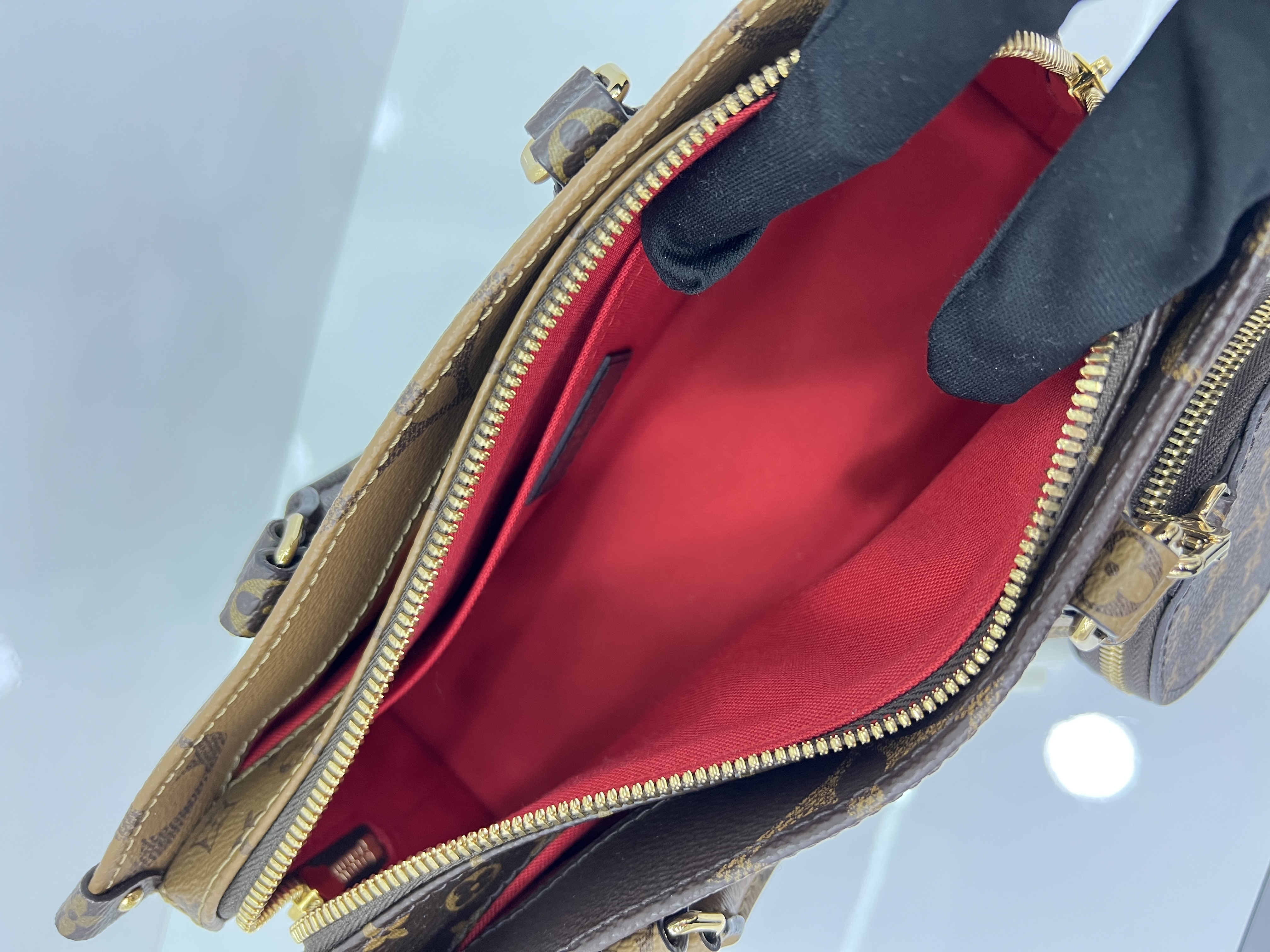 直播貨品 |  [1個-$100 2個-$300］EE30