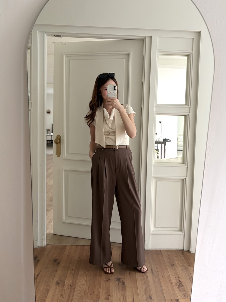 The Daily Tie Detail Top (Cream)