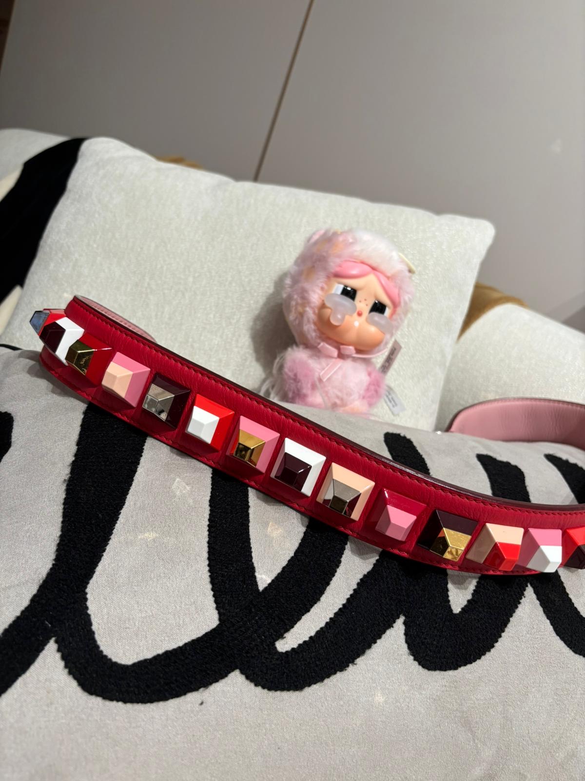 Fendi strap calfskin 牛皮,85cm 100%Authentic ,95%new
