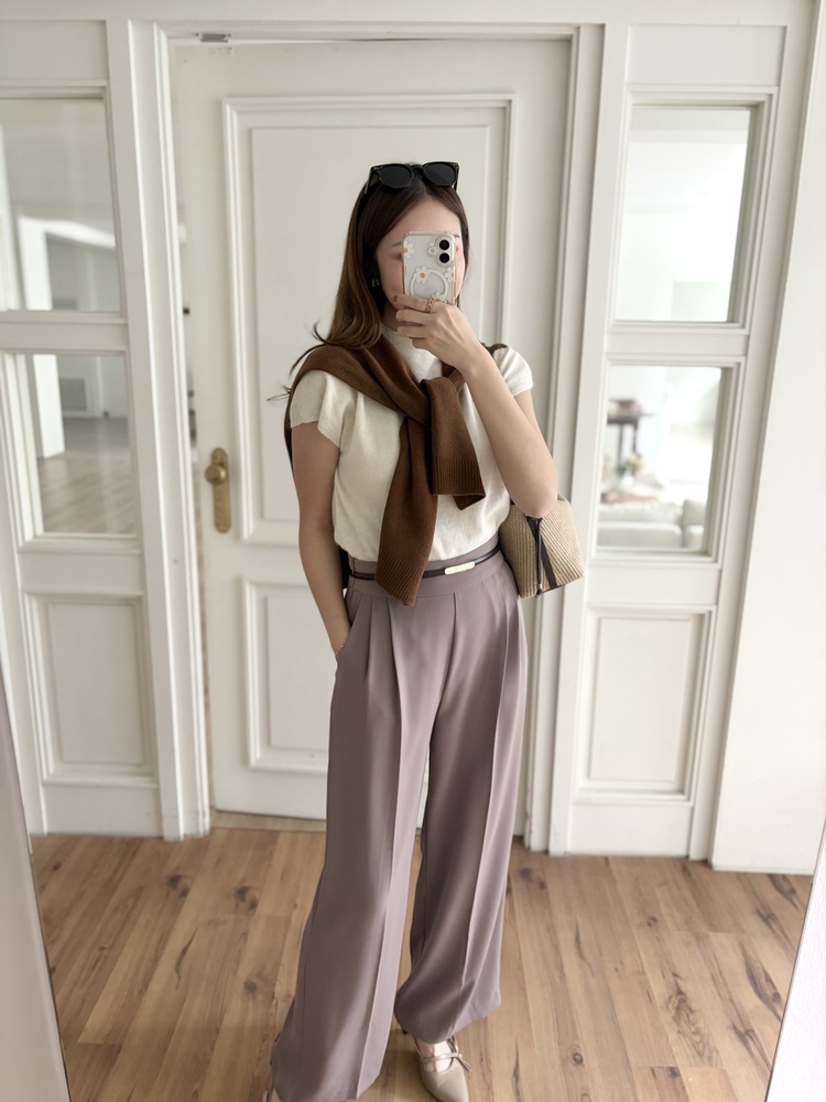 Charlyne Seamless-Front Slacks (Khaki Beige)