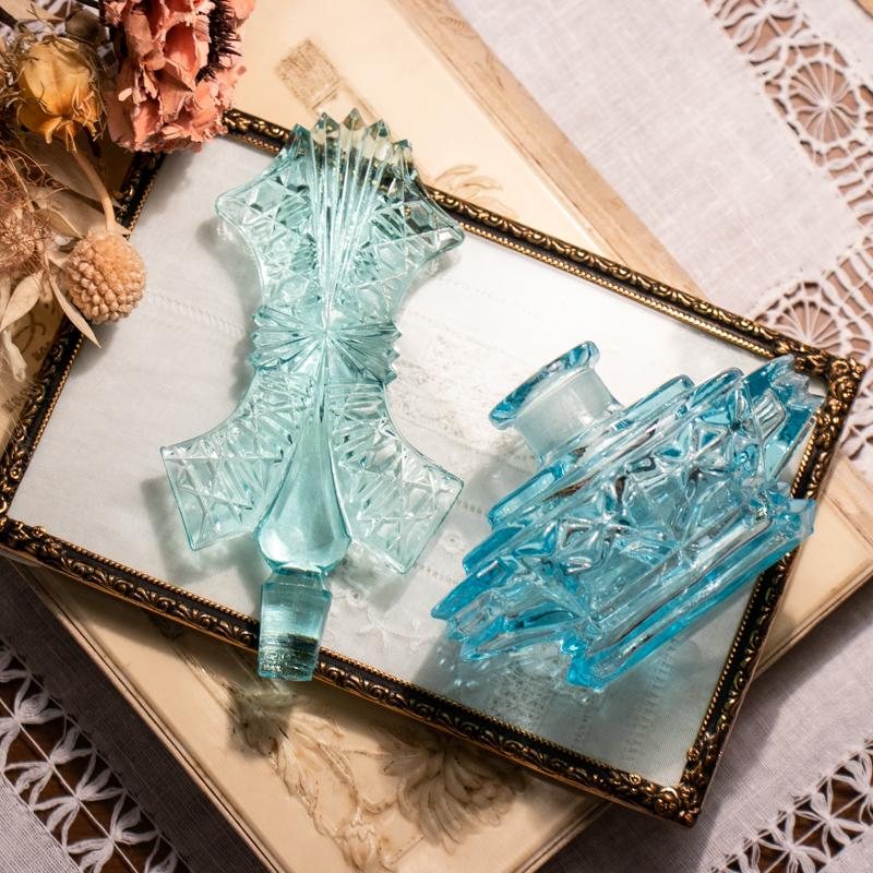 1960s Czechoslovakia Art Deco Inspired-Pattern Pressed Glass Vanity Perfume Bottle -Aqua Blue(MW013)