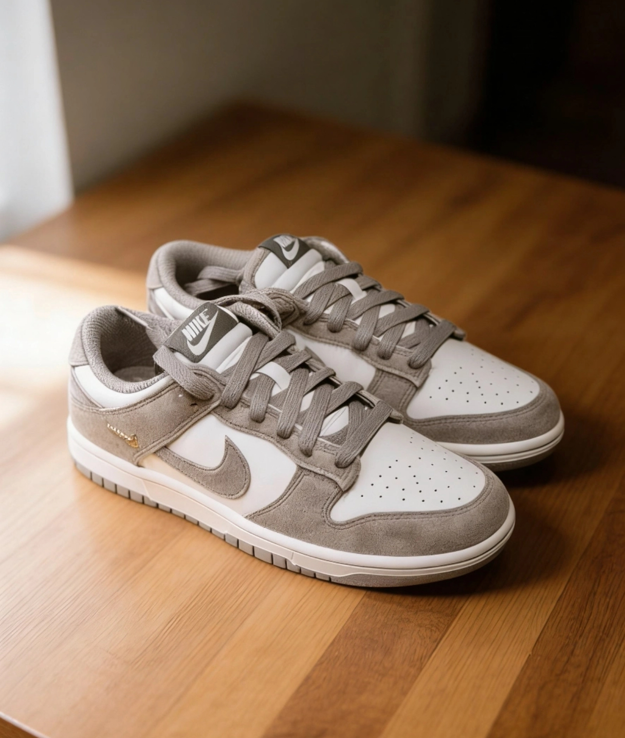 IB4417-105 Nike Dunk Low Malt Gold Mini Swoosh IB4417-105