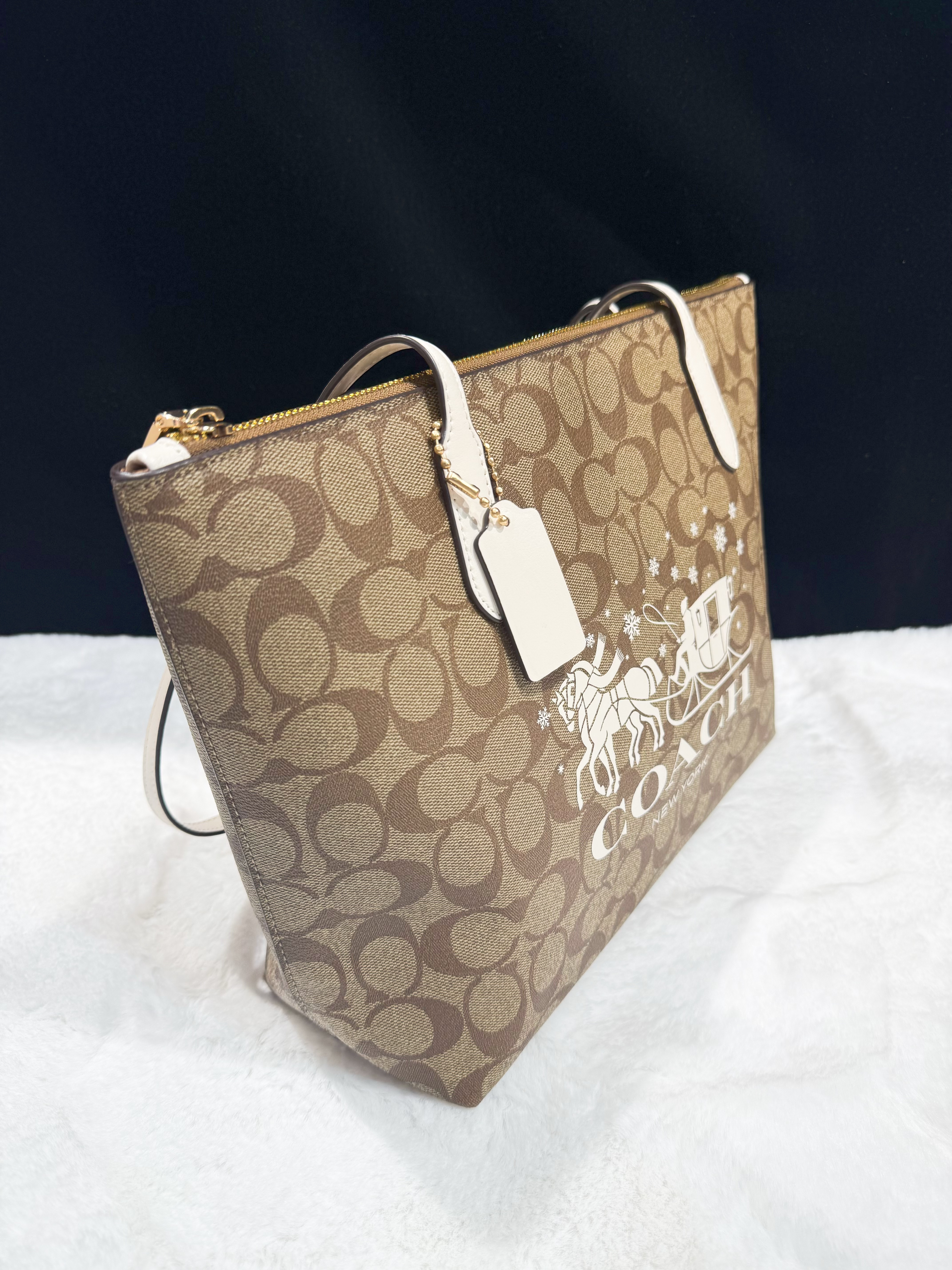 Coach top zip tote logo/m/horse