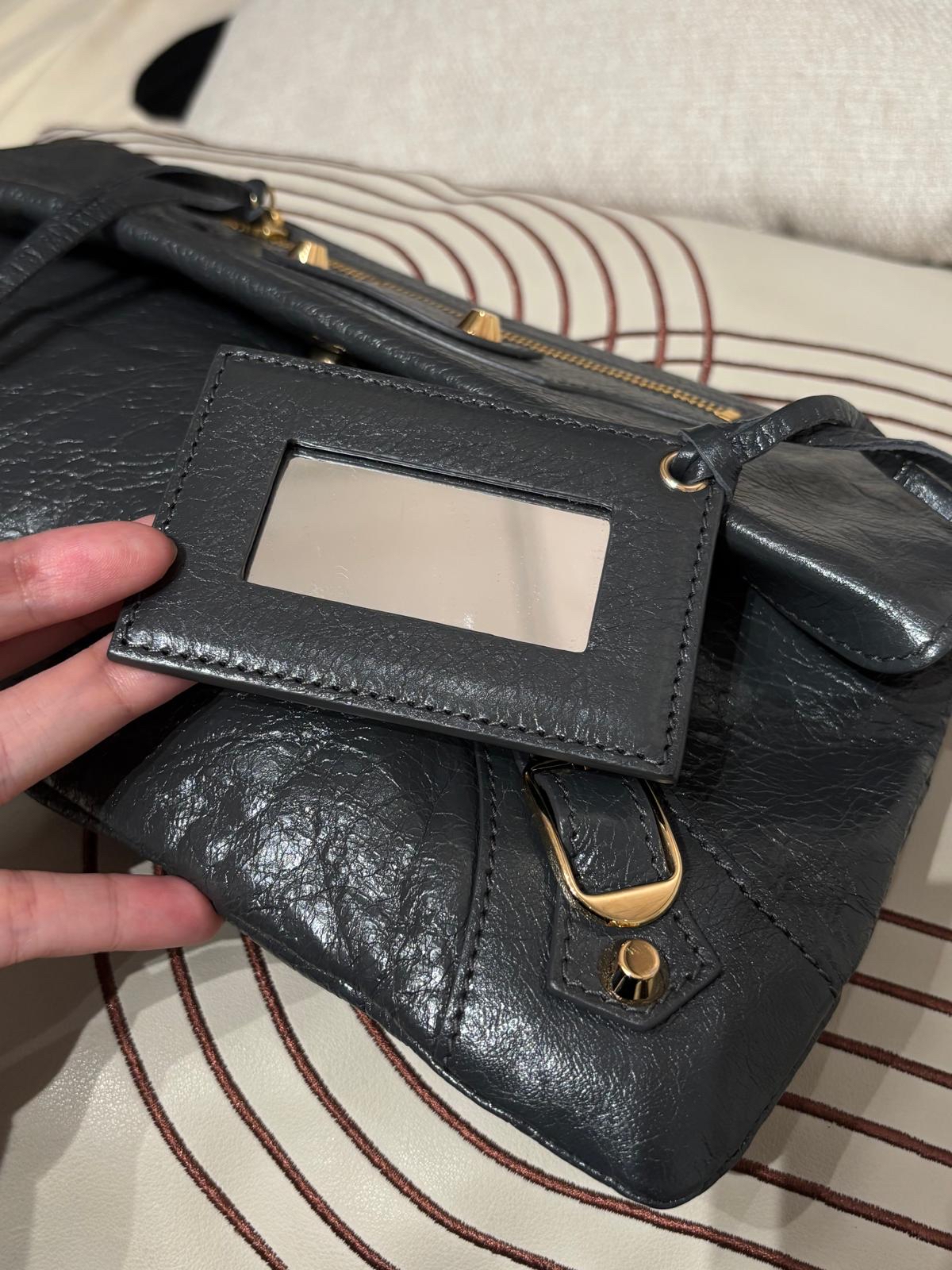 Balenciaga crossbody bag,100%Authentic,98%New ✅Dust bag