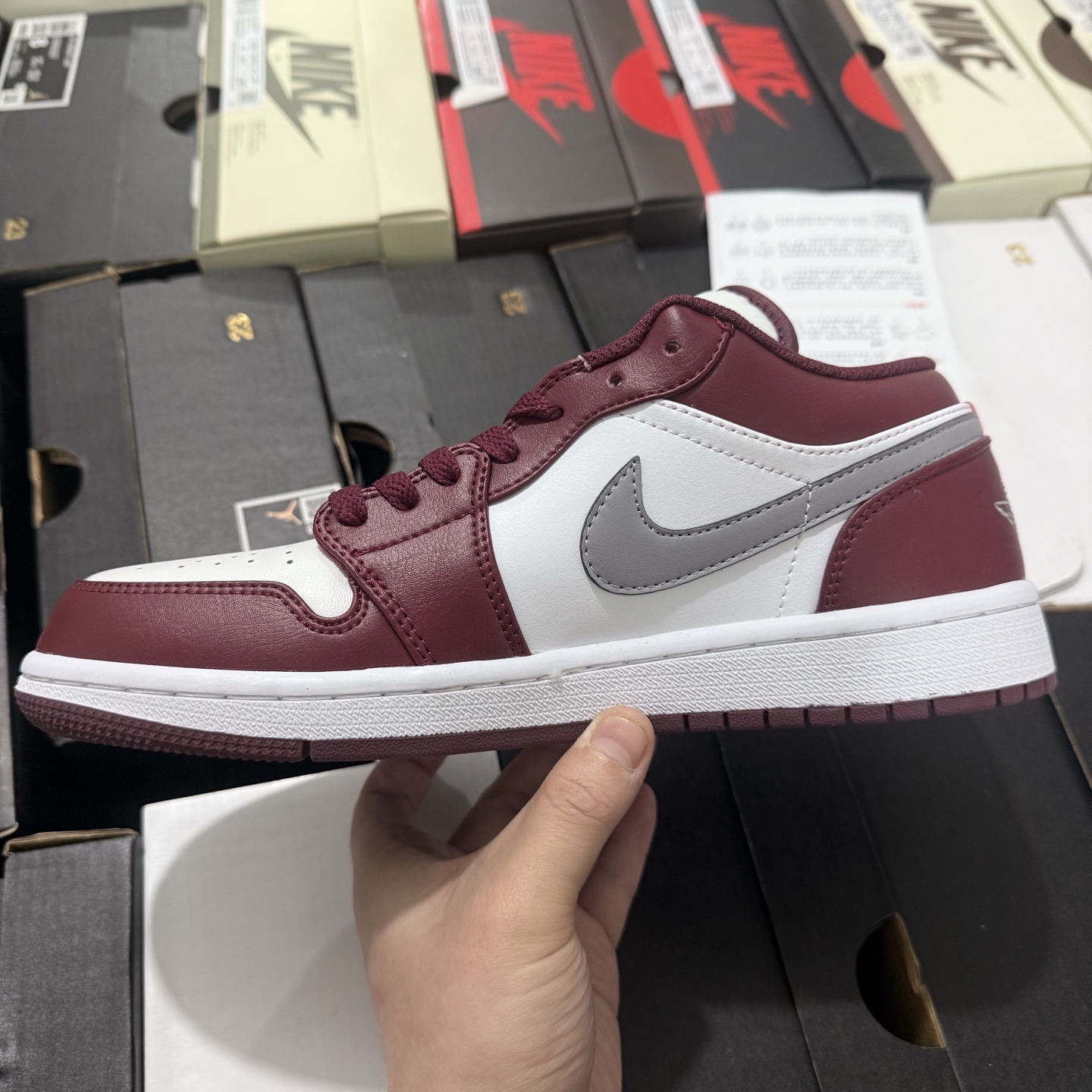 Nike Air Jordan 1 Low 553558-060