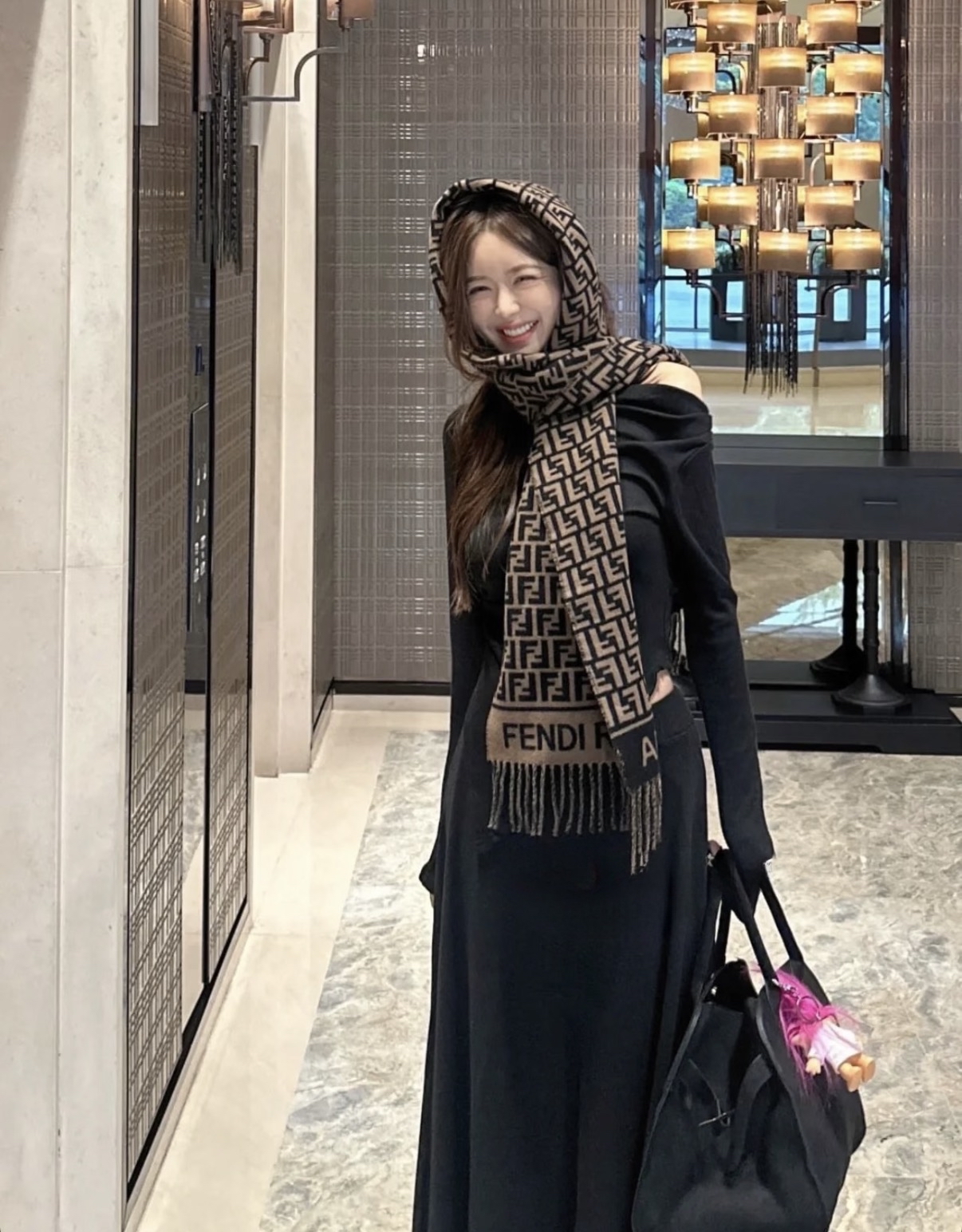 限時優惠✨訂貨📮Fendi FF LOGO scarf  經典啡色夠signature!  • 80%wool / 20%cashmere Size 190x30cm