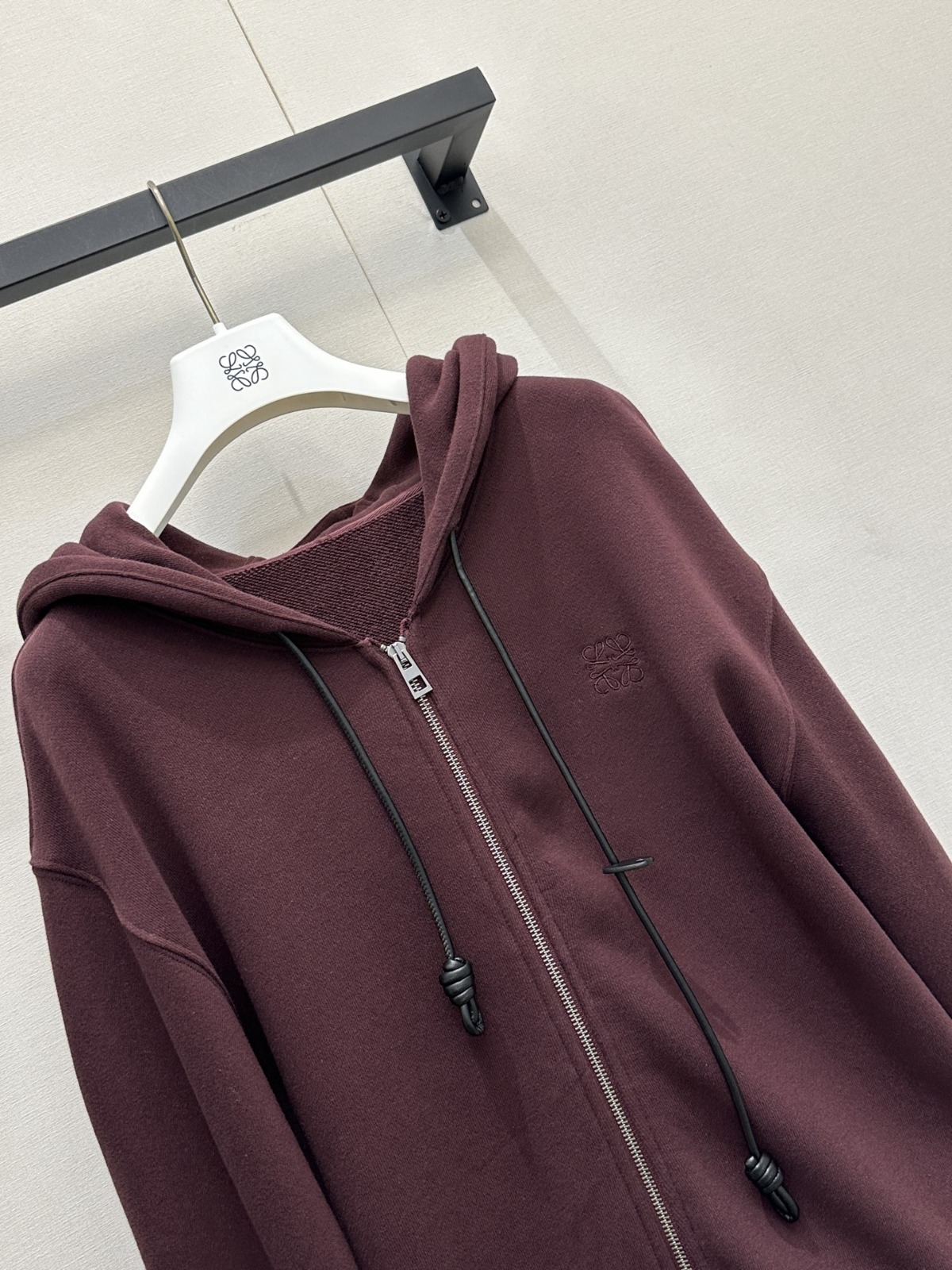 【頂級原單】LOEWE 皮質抽繩連帽拉鍊外套