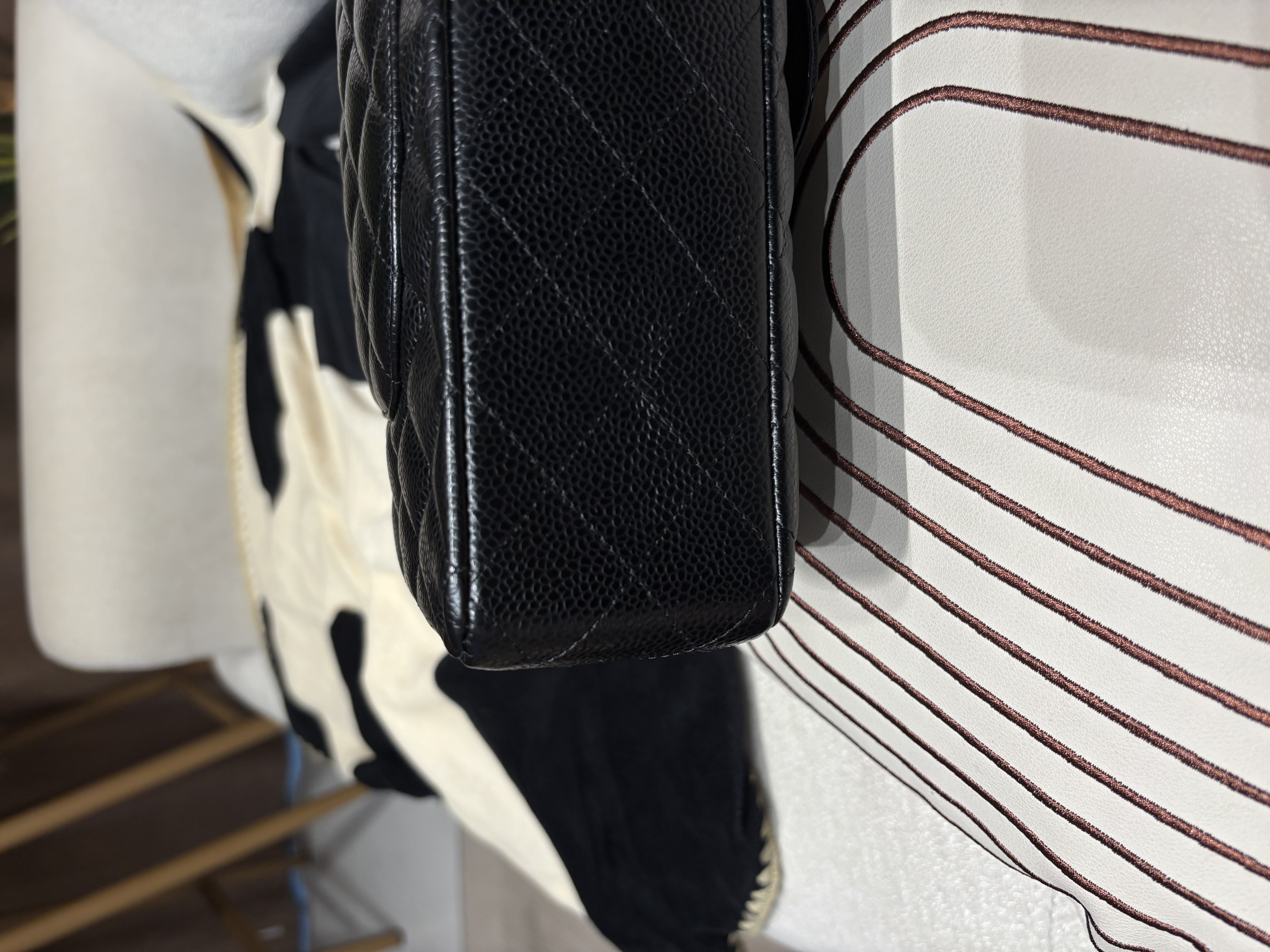 Chanel classic flap 30cm,jumbo A58600 黑色羊皮銀扣100%Authentic ,98%new ✅card ✅塵袋✅box 