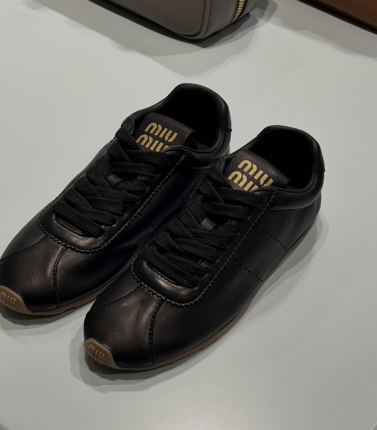 限時優惠✨(只限此色)  訂貨📮MIUMIU PLUME sneaker Size 35.5-39 齊半碼