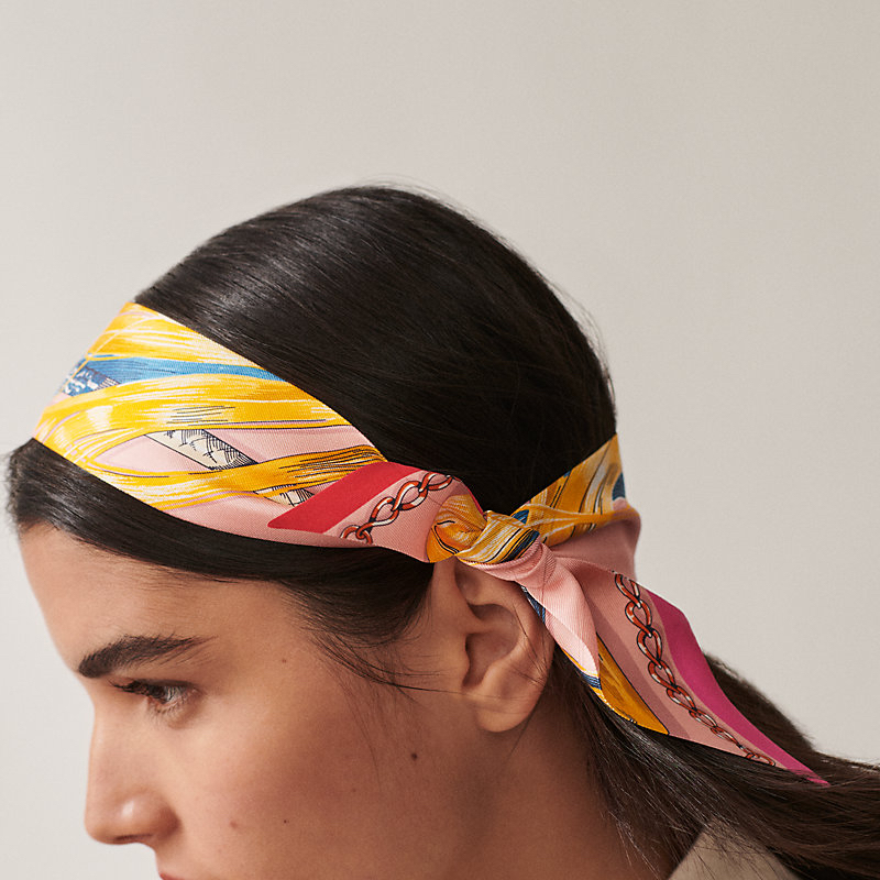 Hermès 全新🆕 100%絲 Cavalcades圖案 Twilly