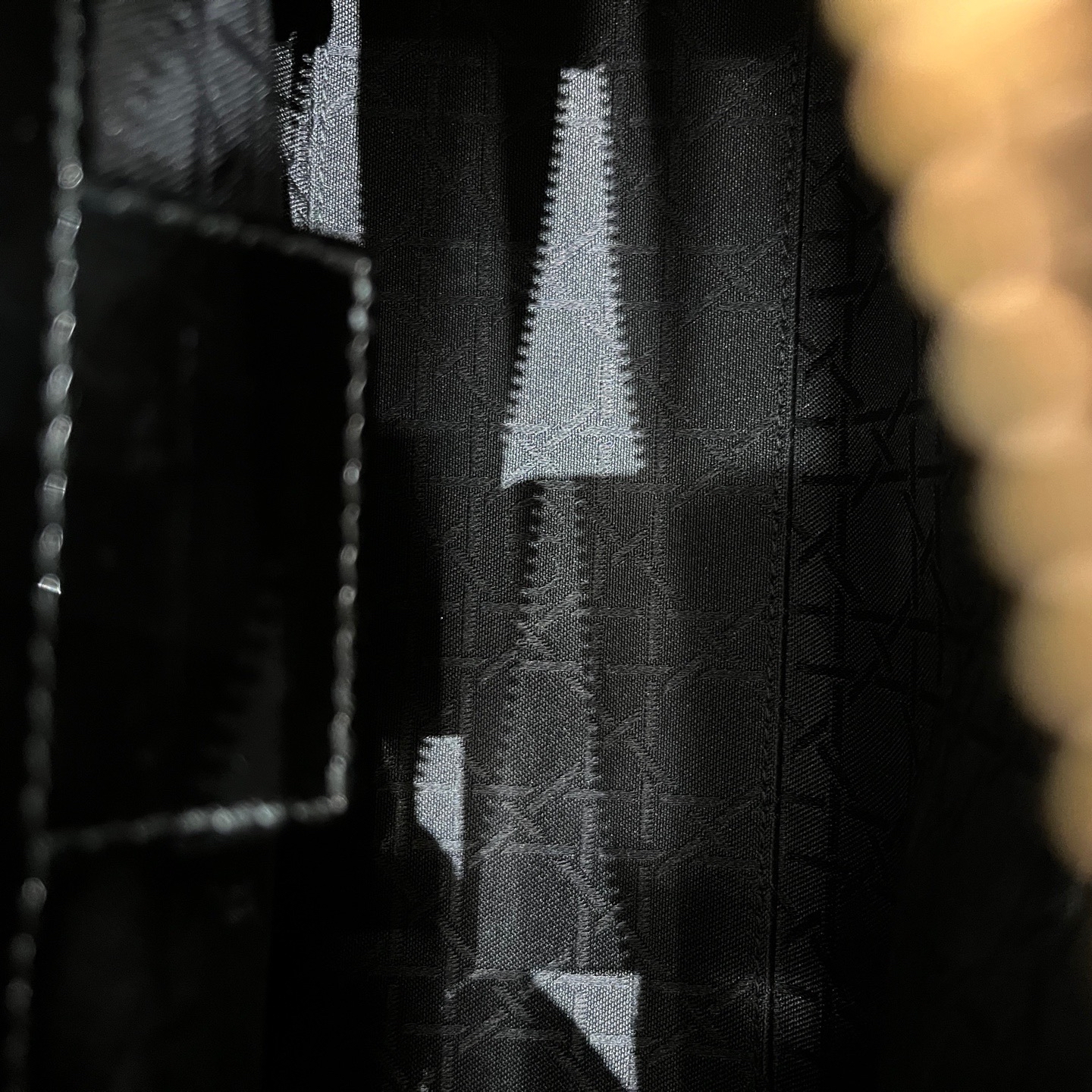 【預訂貨品】Dior Lady Dior漆皮黑金五格戴妃包