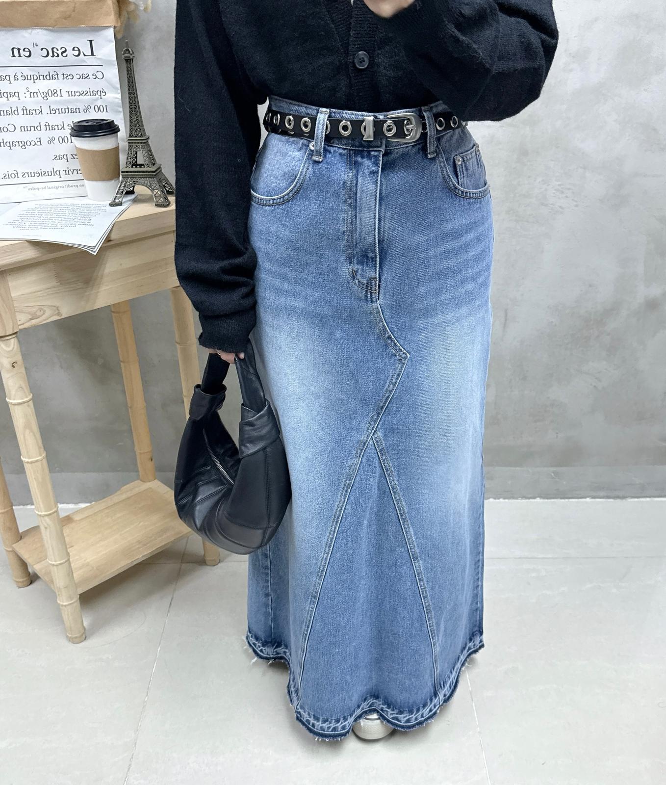 D07 後英文字冷外套