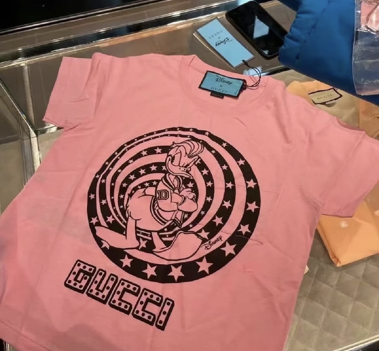 Gucci x Disney teemlll