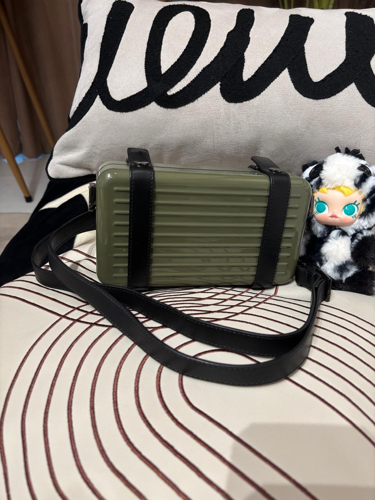 Rimowa Polycarbonate Crossbody Bag 100%Authentic, 95%New ✅Strap