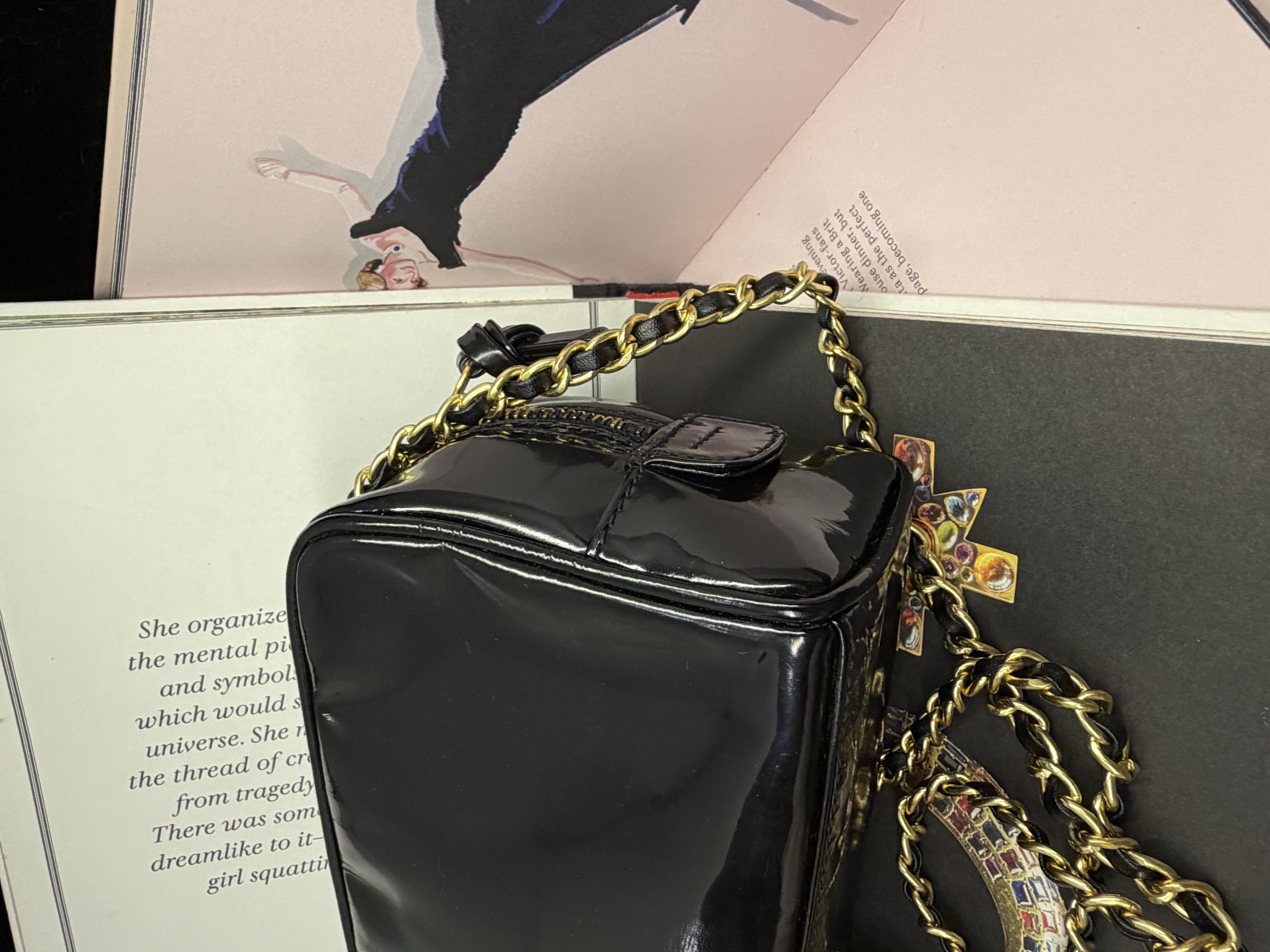 vintage chanel cc patent leather vanity bag