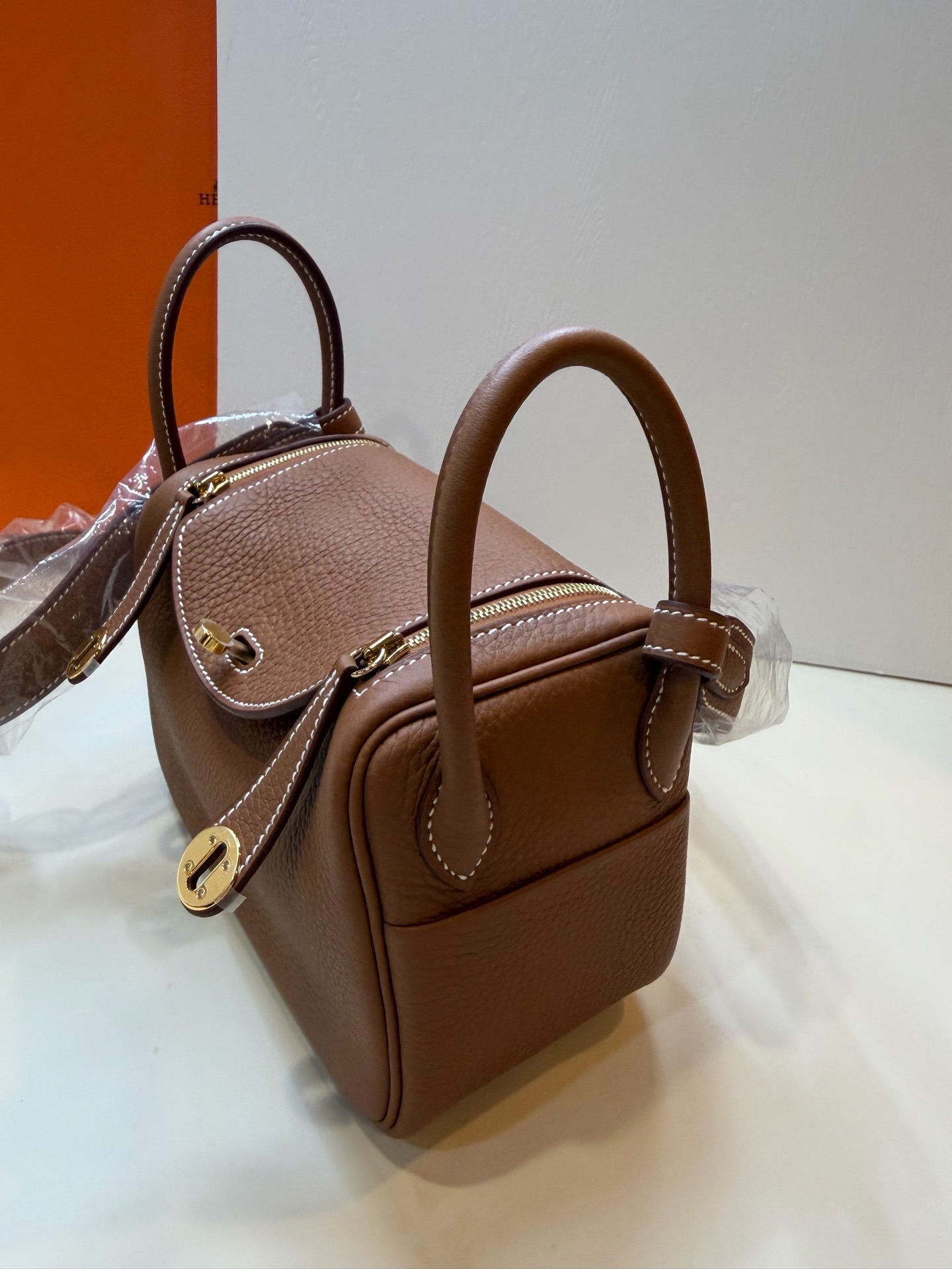 Brand new stamp mini Lindy gold gold 060804k1