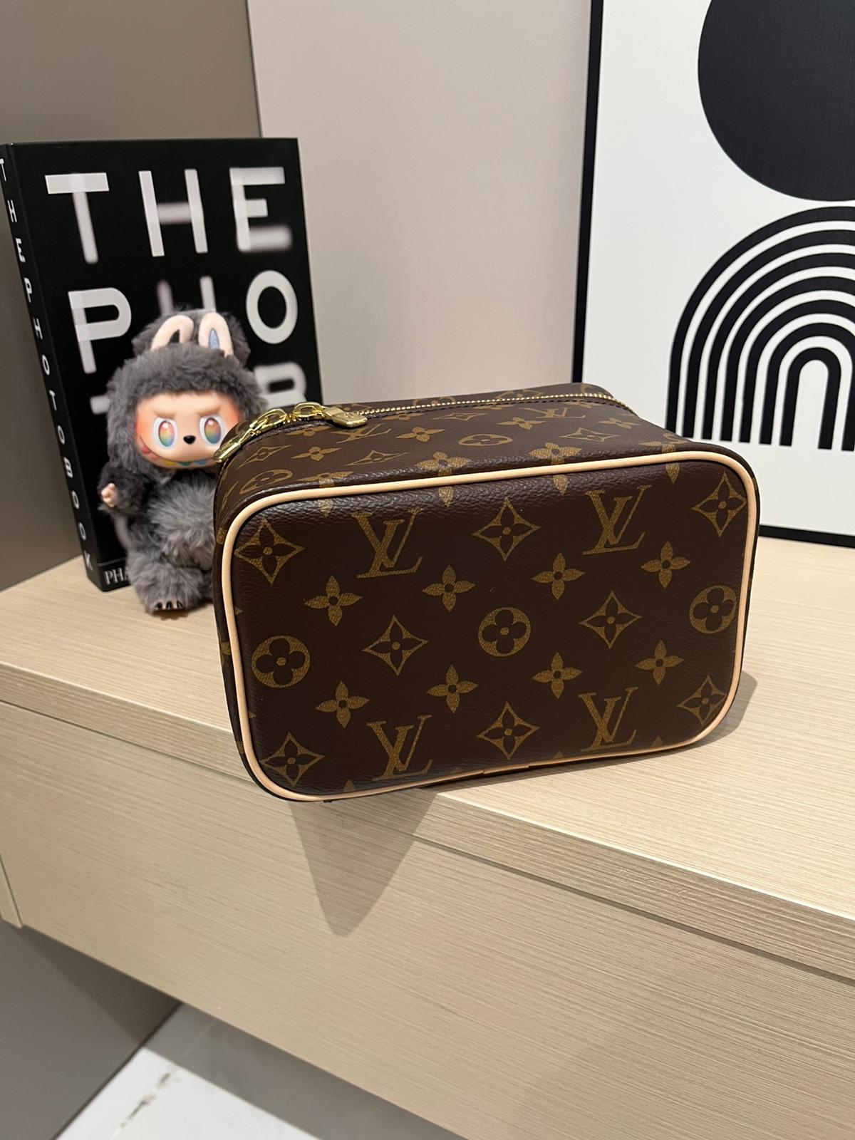未使用品 LV Nano Nice 100%Authentic, Unused ✅Dust bag