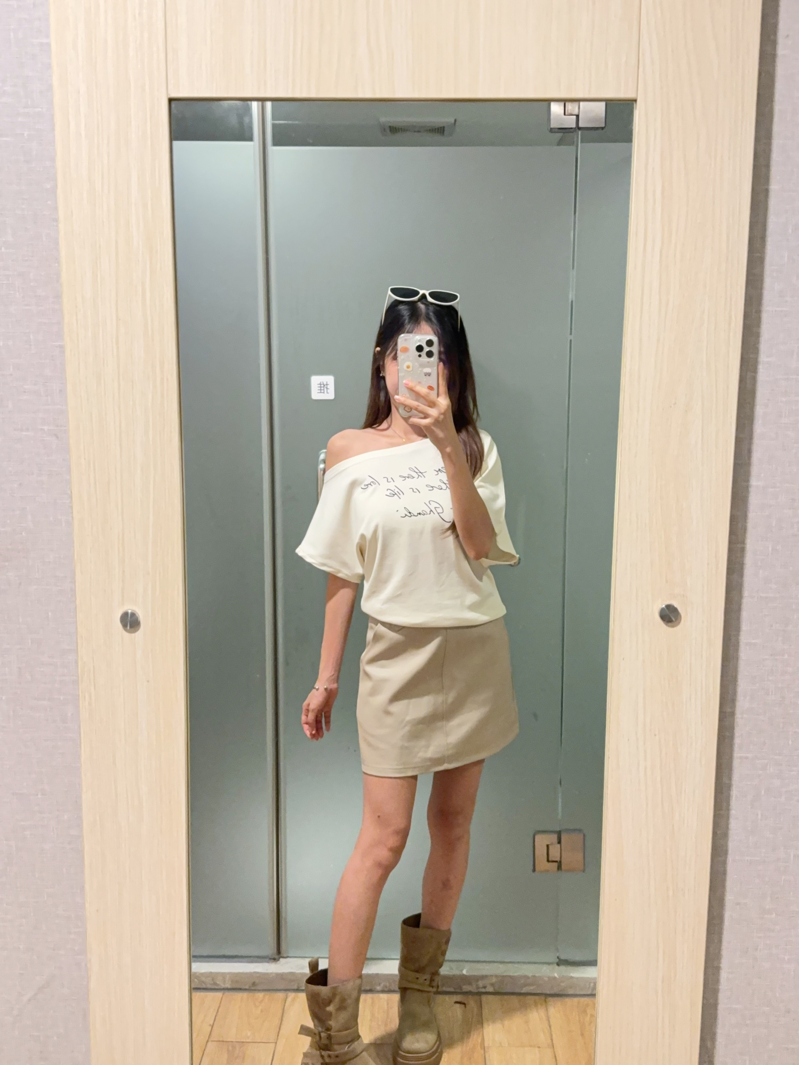 韩版慵懒风字母斜肩上衣R2980