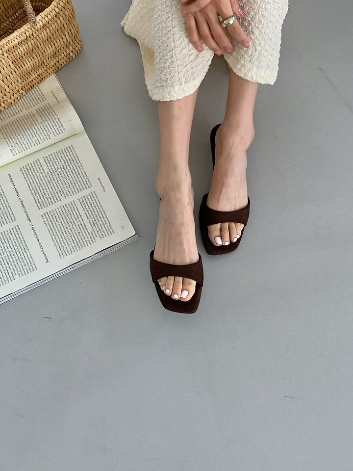 Suede Open-toe Sandals (3 colors)