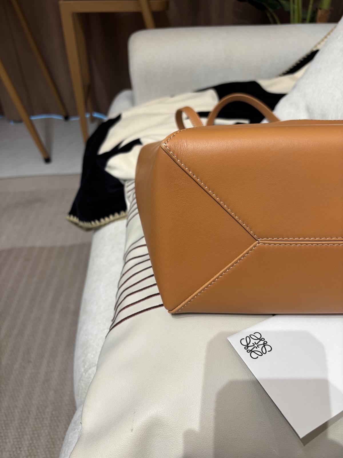 Loewe fold Tote 100%Authentic, 98%New ✅收據✅Dust bag