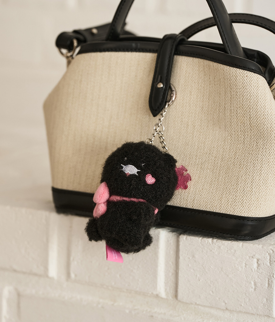 黑色 粉紅 春植 公仔鎖匙扣 (一套兩個)