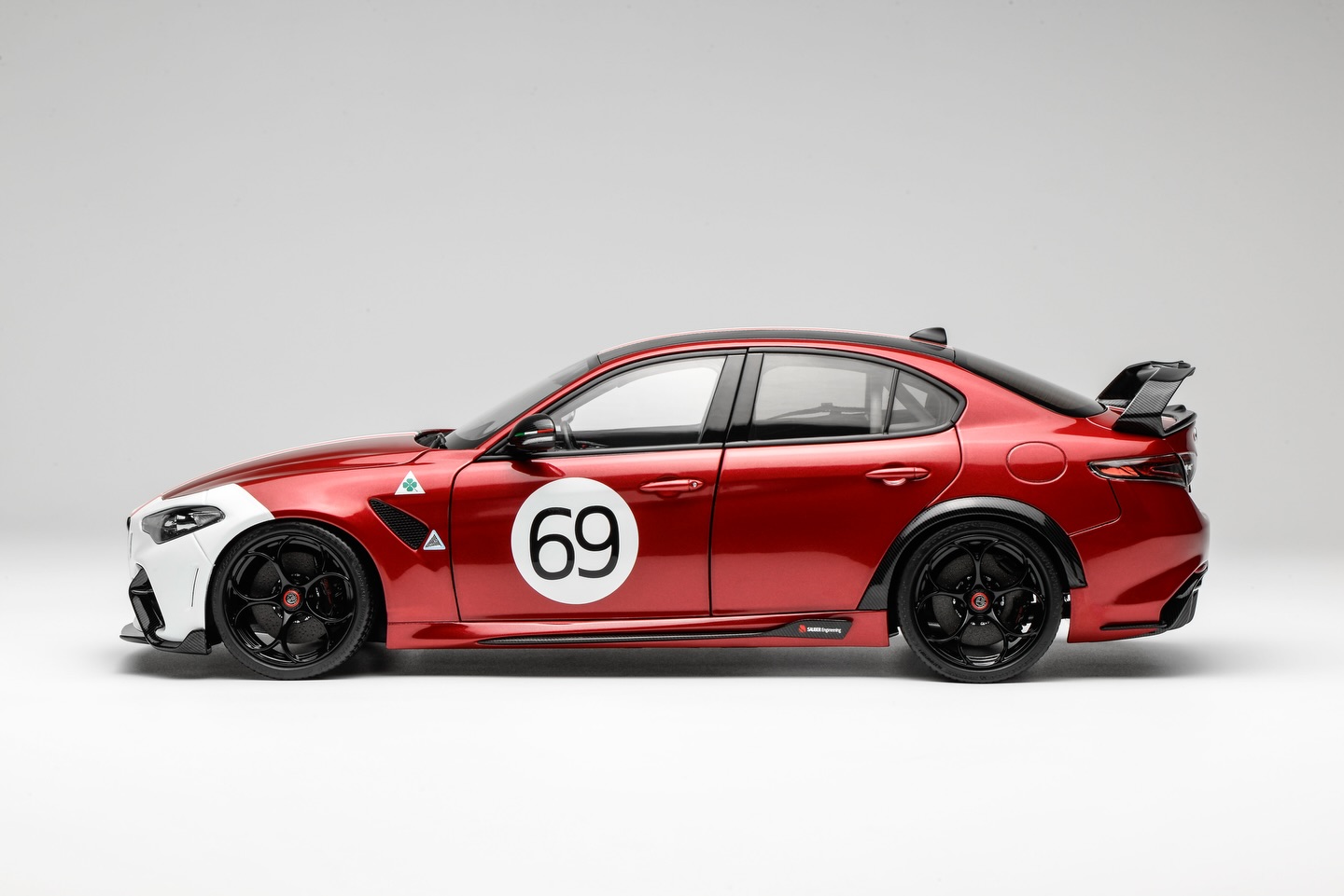 *READY STOCK MOTORHELIX 1/18 Alfa Romeo Giulia GTAm Diecast model Red Italy Livery #69