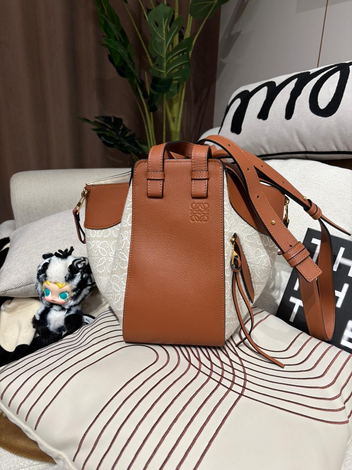 Loewe hammock Shoulder bag Small 100%Authentic, 98%New ✅Dust bag