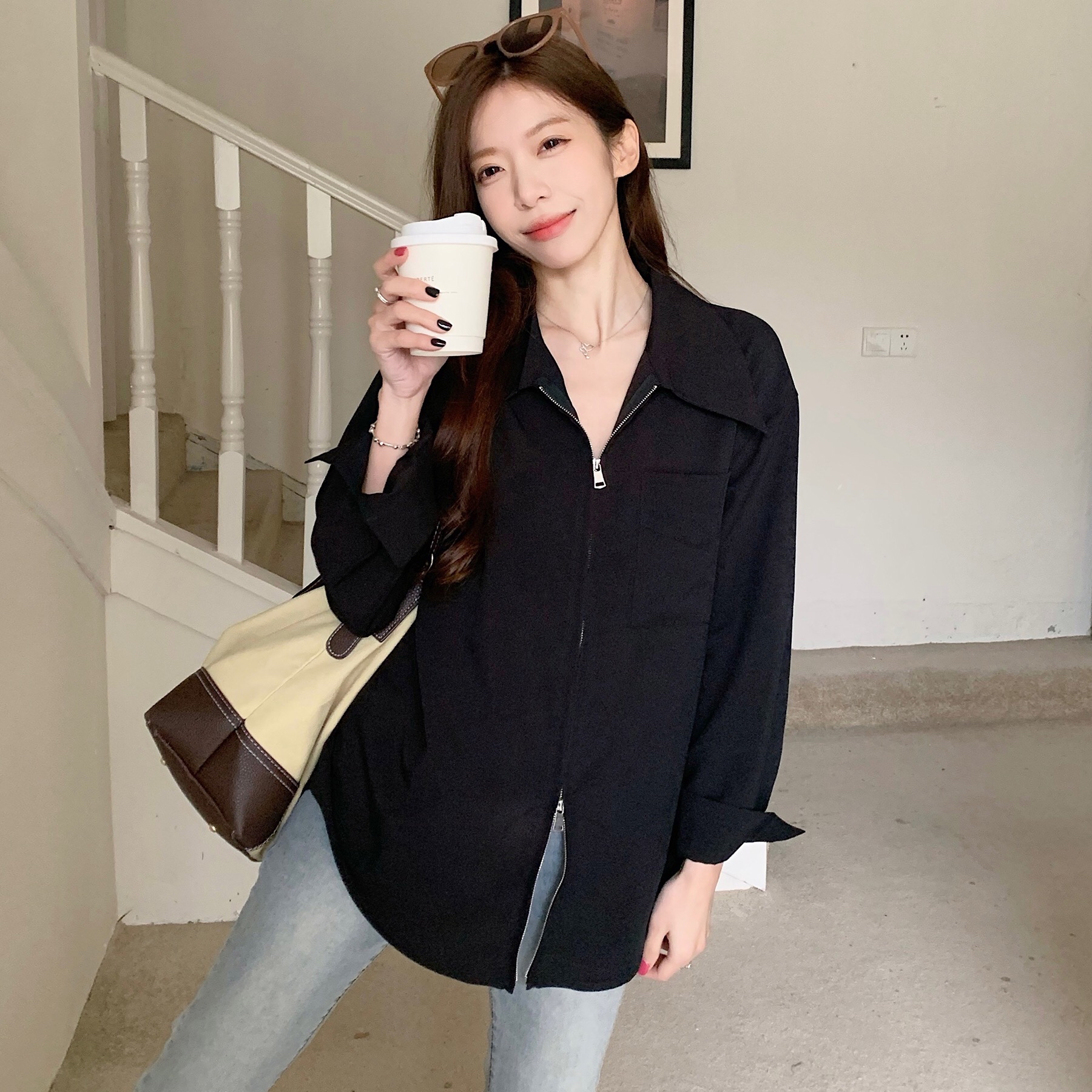 B268(66046) 法式气质翻领前排拉链单口袋下摆大开角3色衬衫上衣