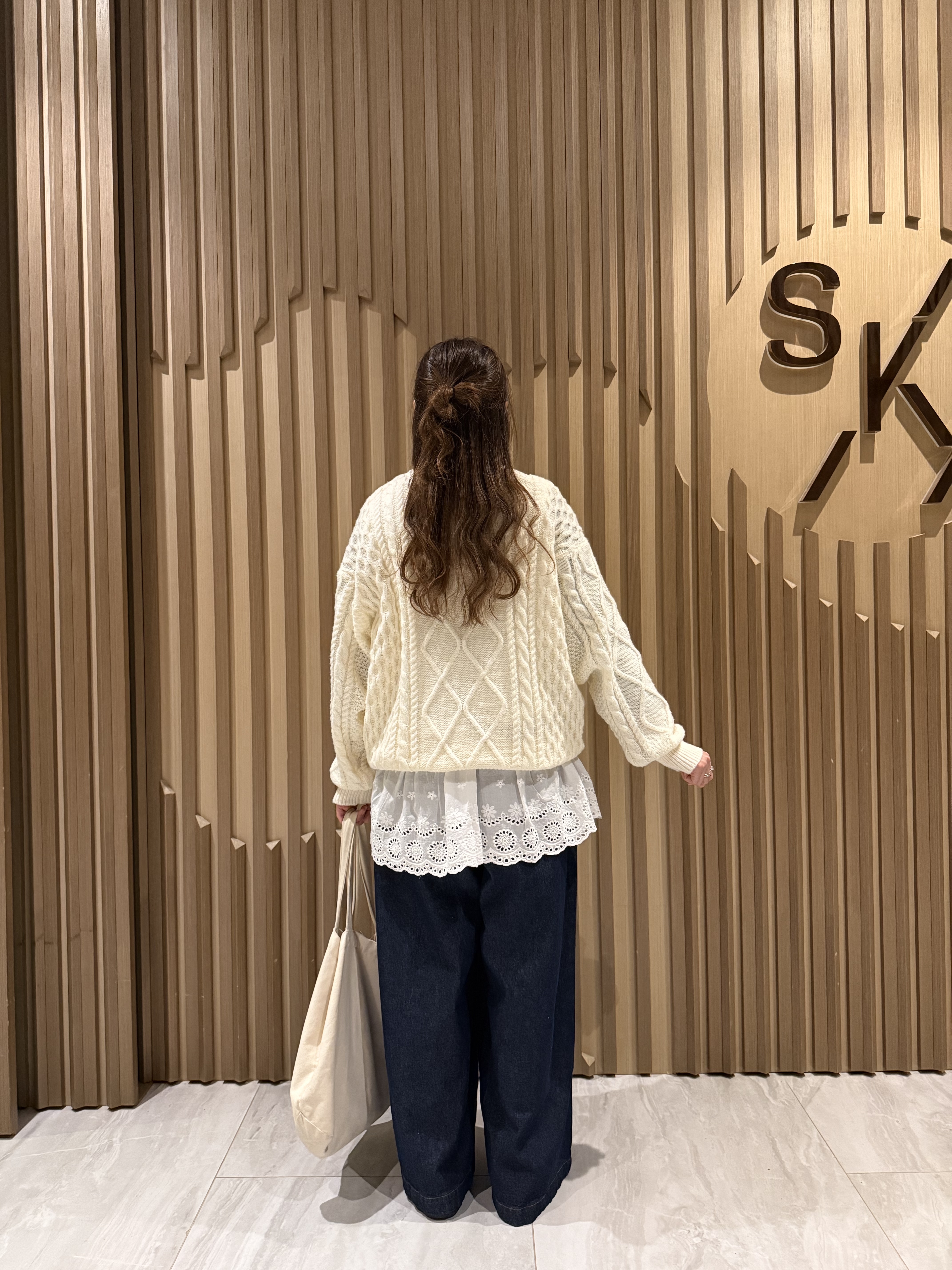 明線直筒牛仔褲（牛仔藍）