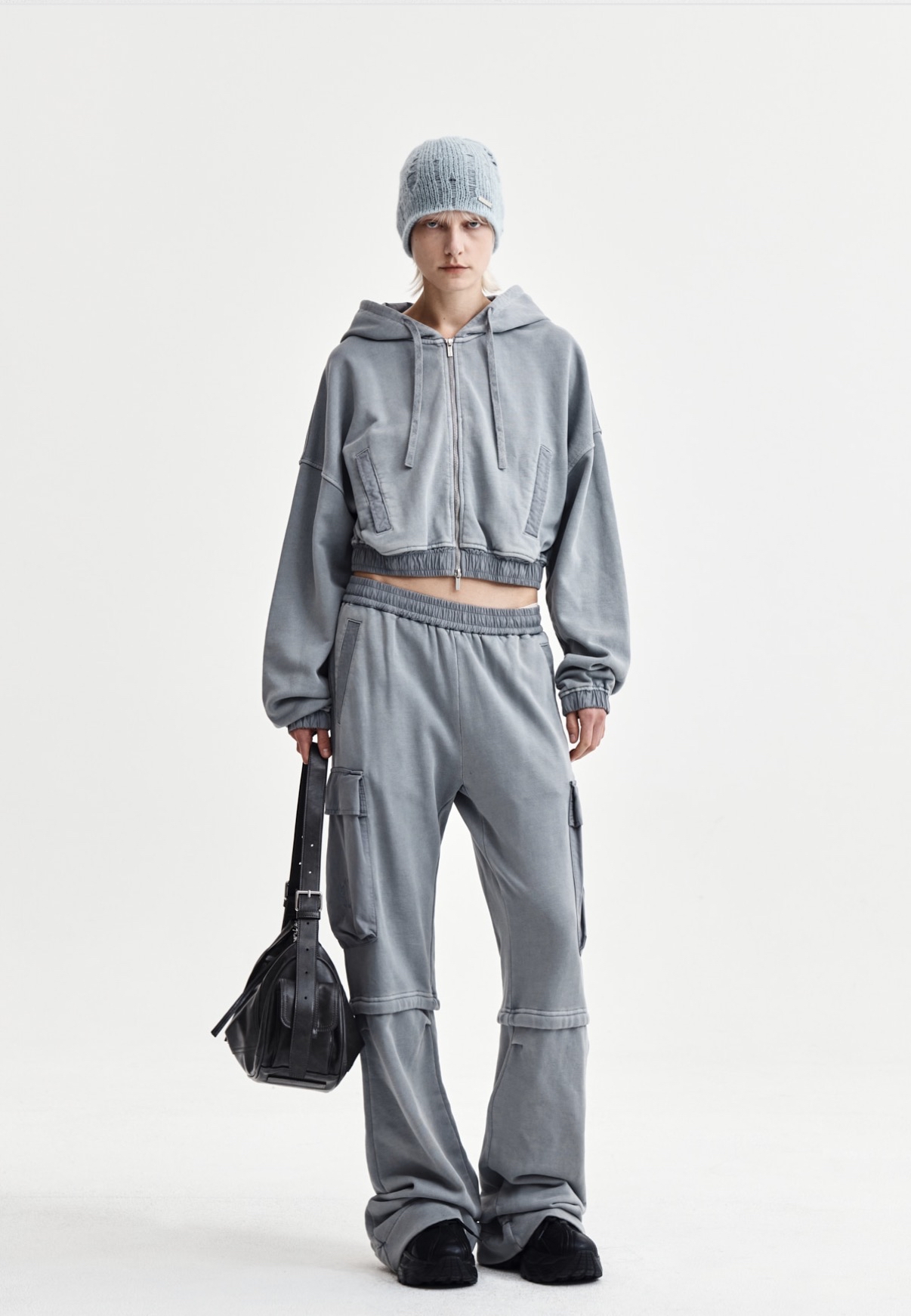 MATIN KIM特價場 PIGMENT DYED CARGO PANTS FOR WOMEN IN LIGHT GREY