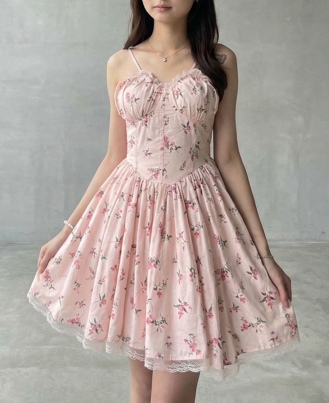 粉色碎花蕾絲邊吊帶洋裝