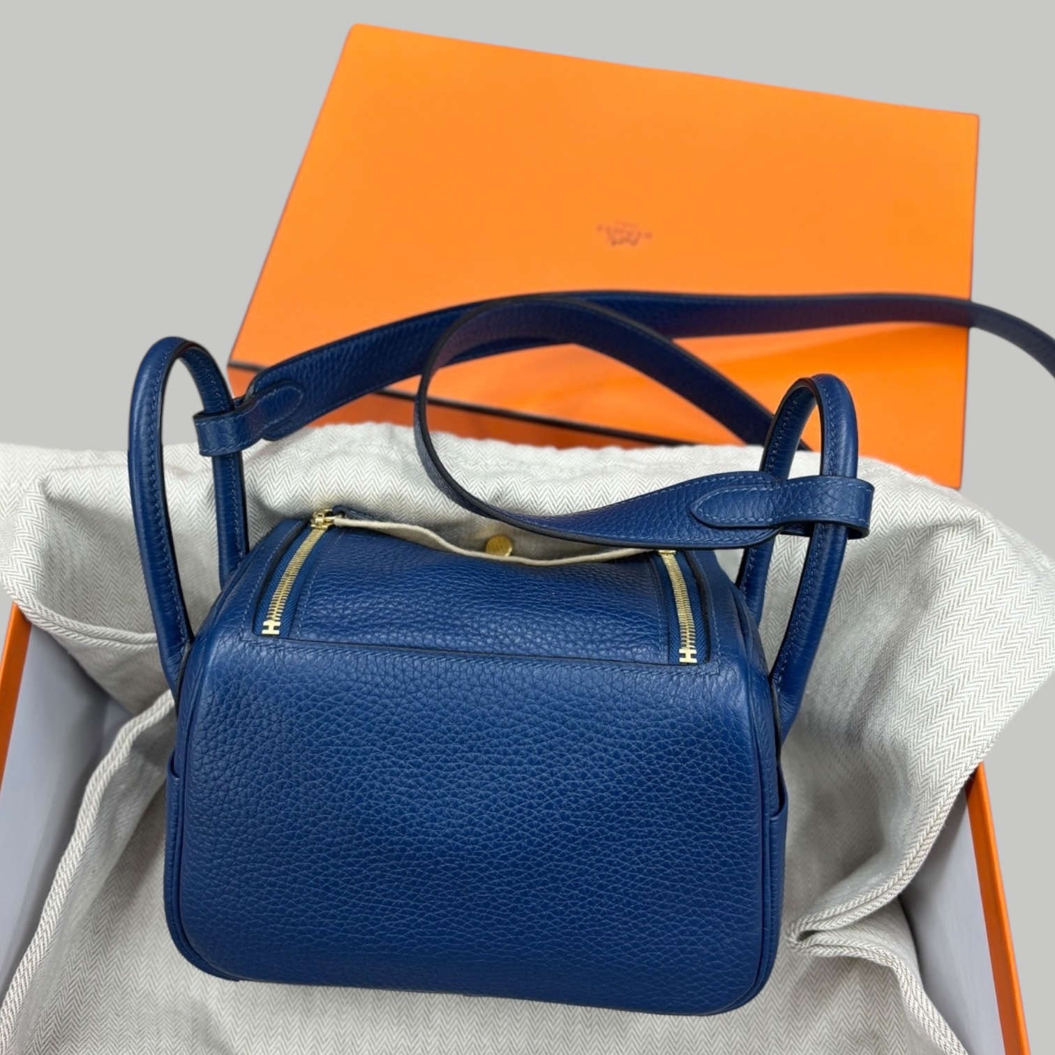 Hermes Lindy Mini 藍色金扣