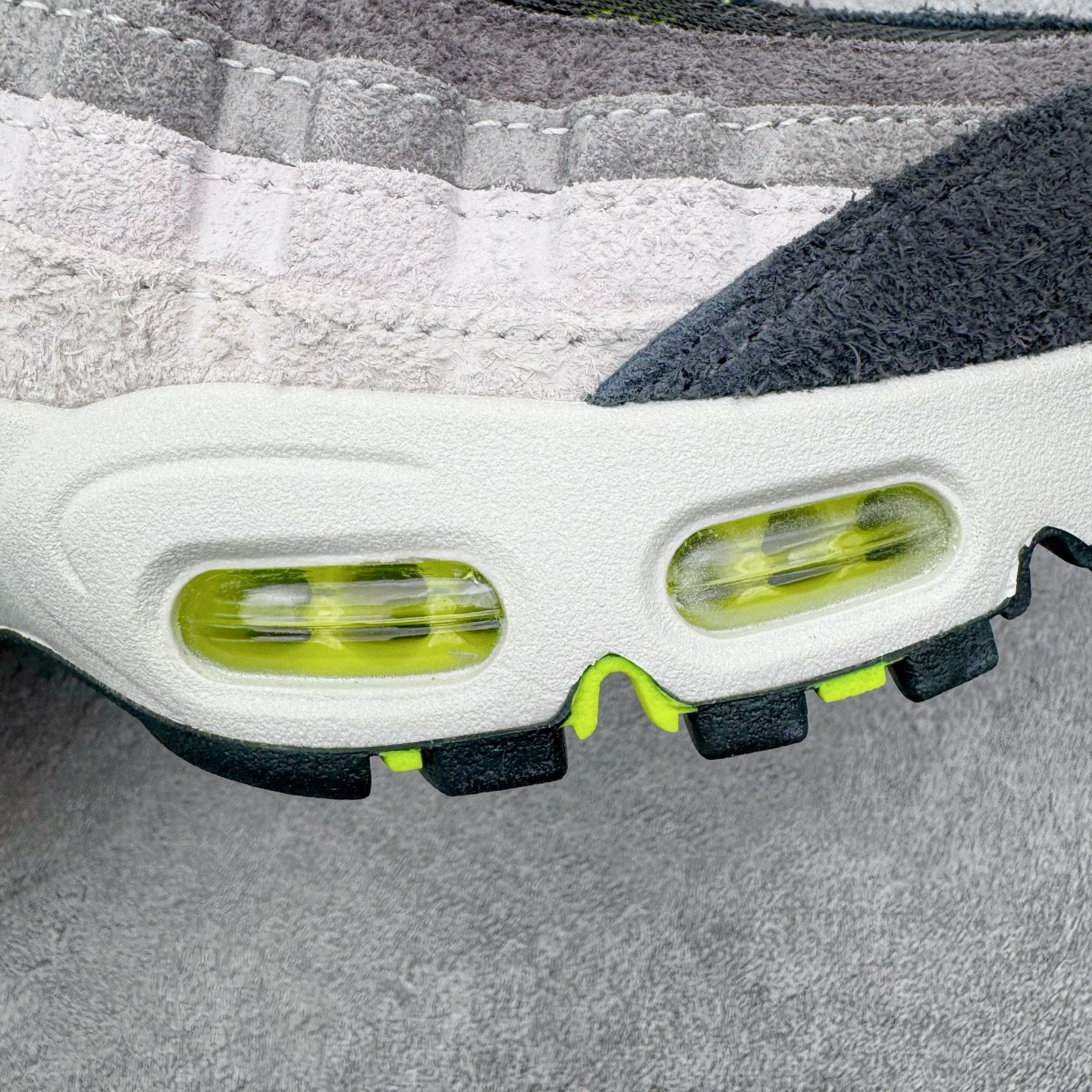 Nike Air Max 95 OG "Reverse Neon" HM4740-001