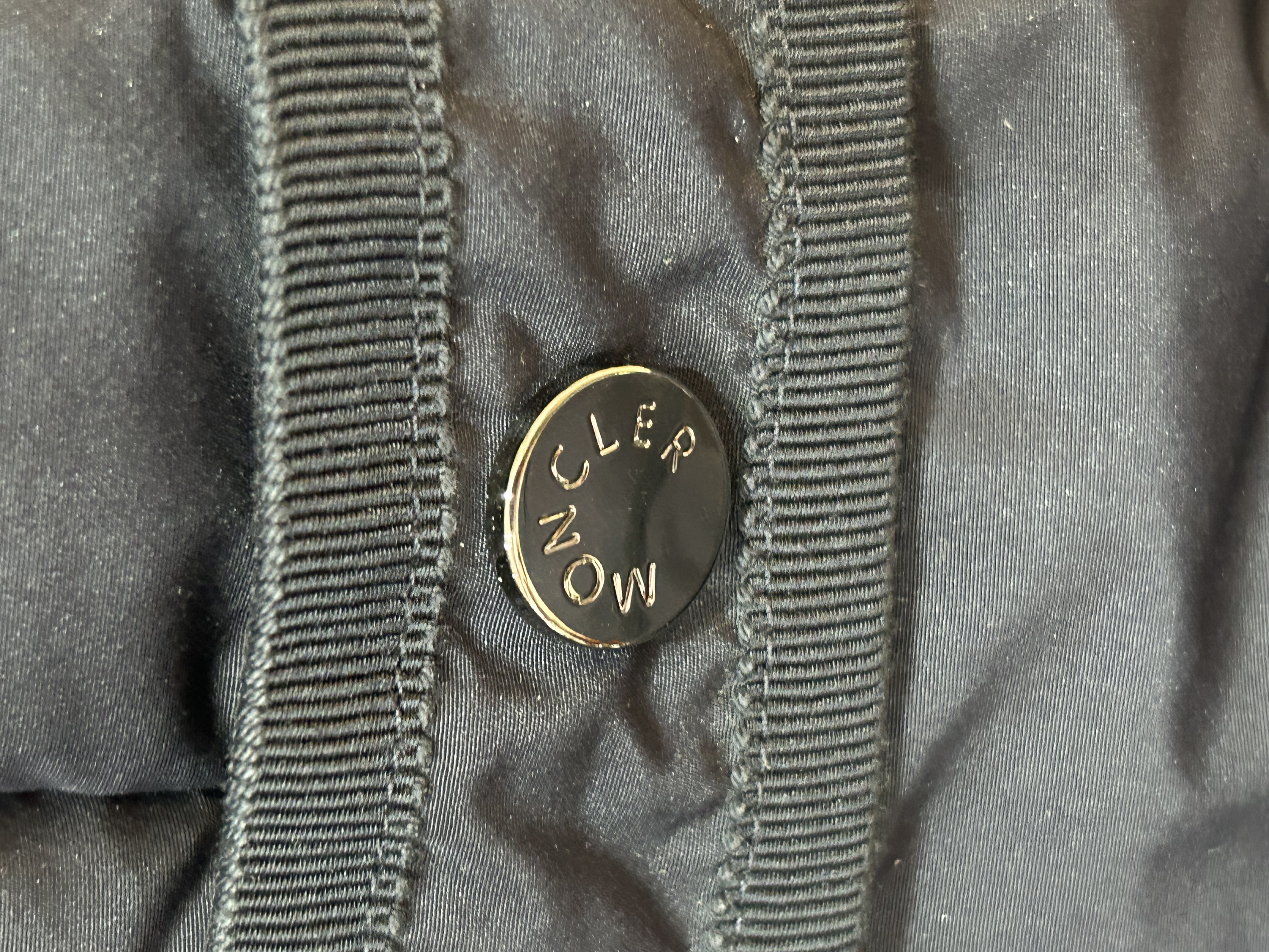 Moncler outer 拉鍊羽絨外套 0碼100%Authentic 98%new 