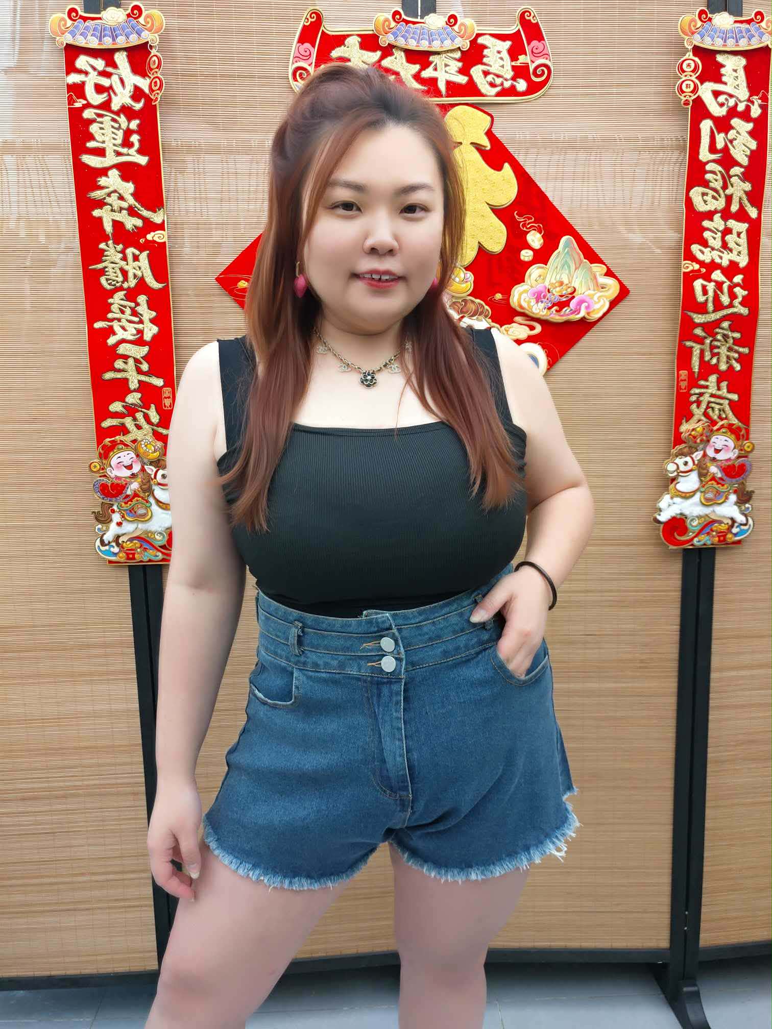 DDI07 1676(B3) 双扣钮高腰拉丝牛仔短裤