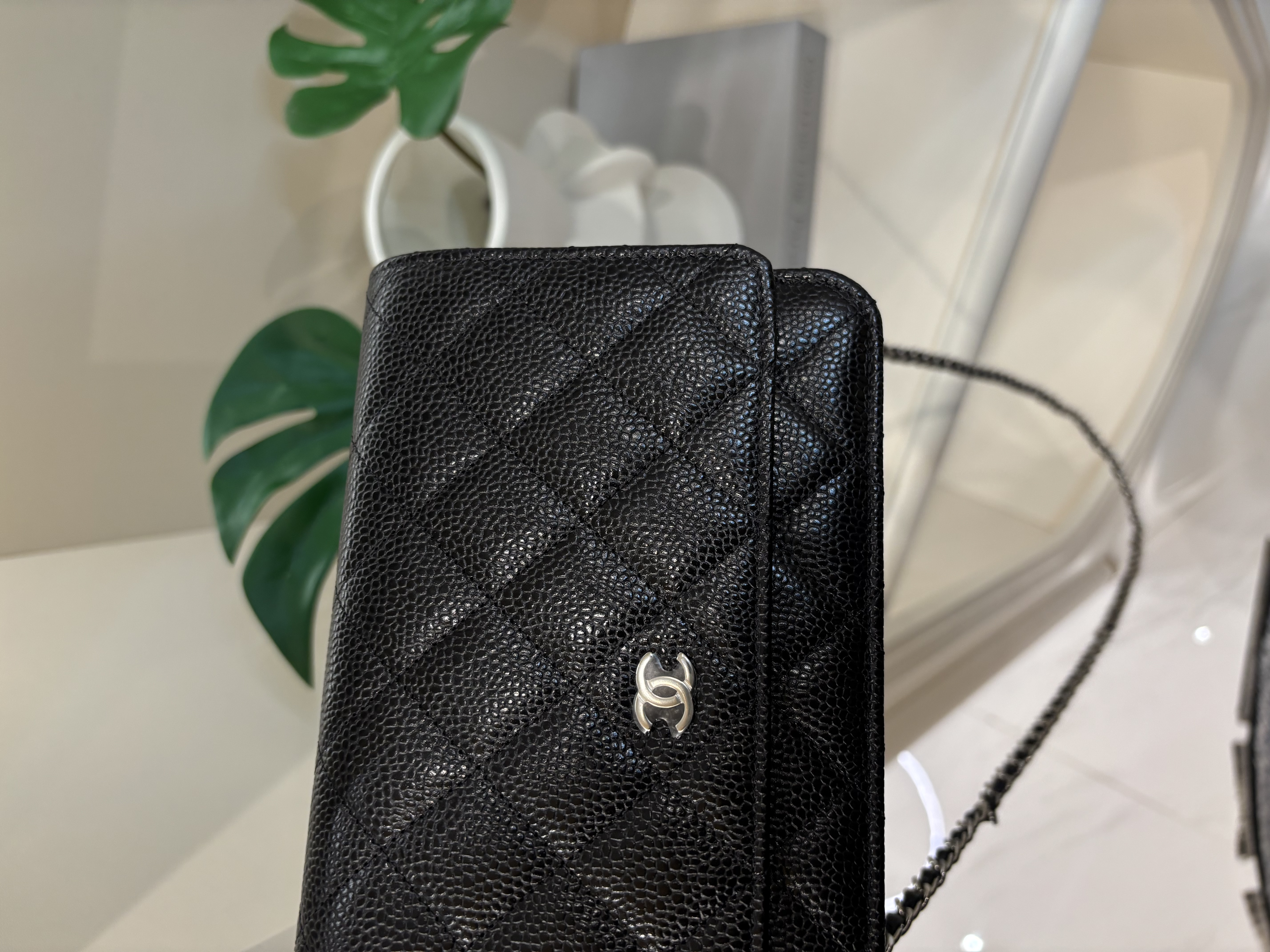 全新 Chanel wallet on chain 黑色荔枝牛皮銀扣 100%Authentic, 全新Brand New ✅日本收據✅晶片✅Dust bag ✅Box