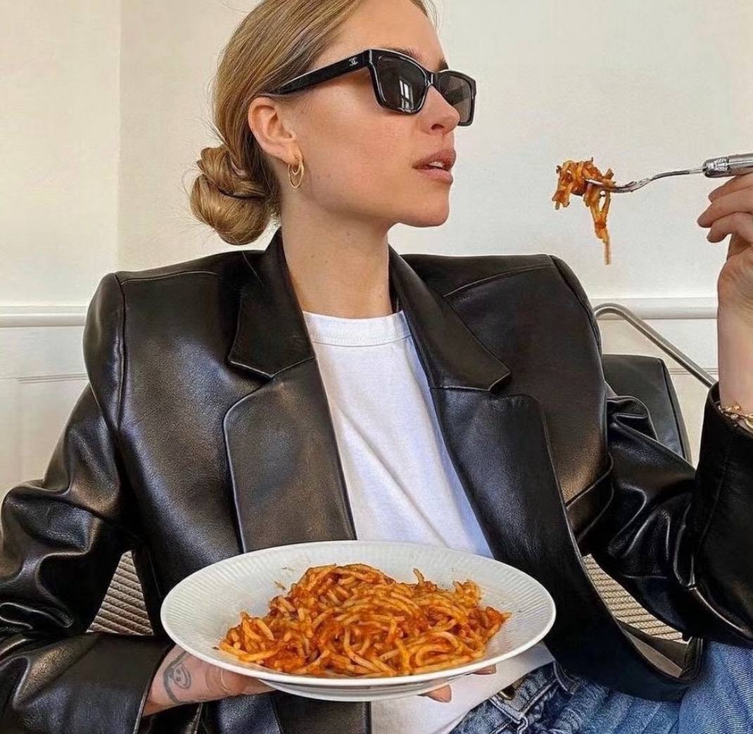 現貨✨🫶🏻Chanel 拼接字母太陽眼鏡 nude color